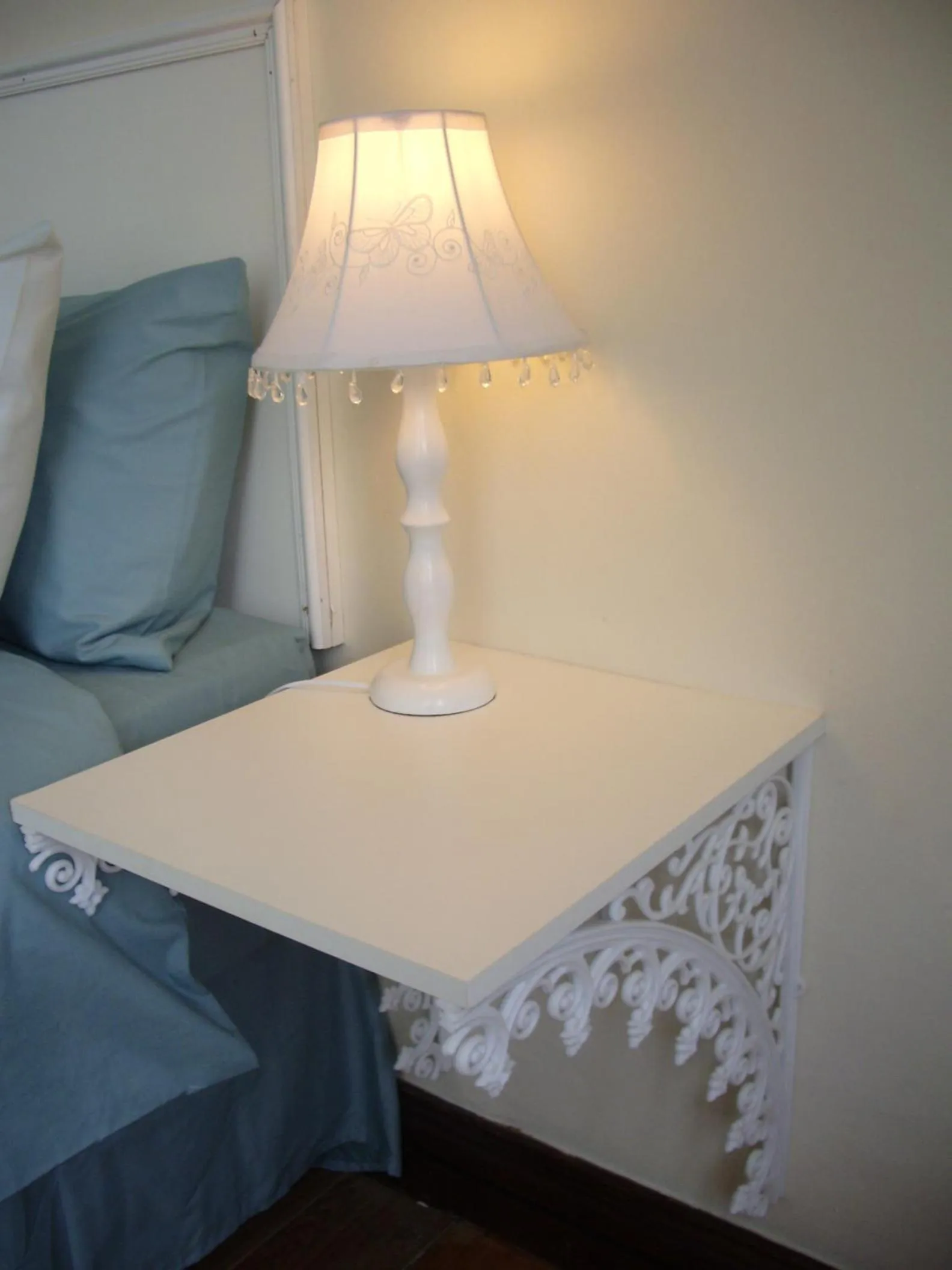 Decorative detail in Dee's BnB