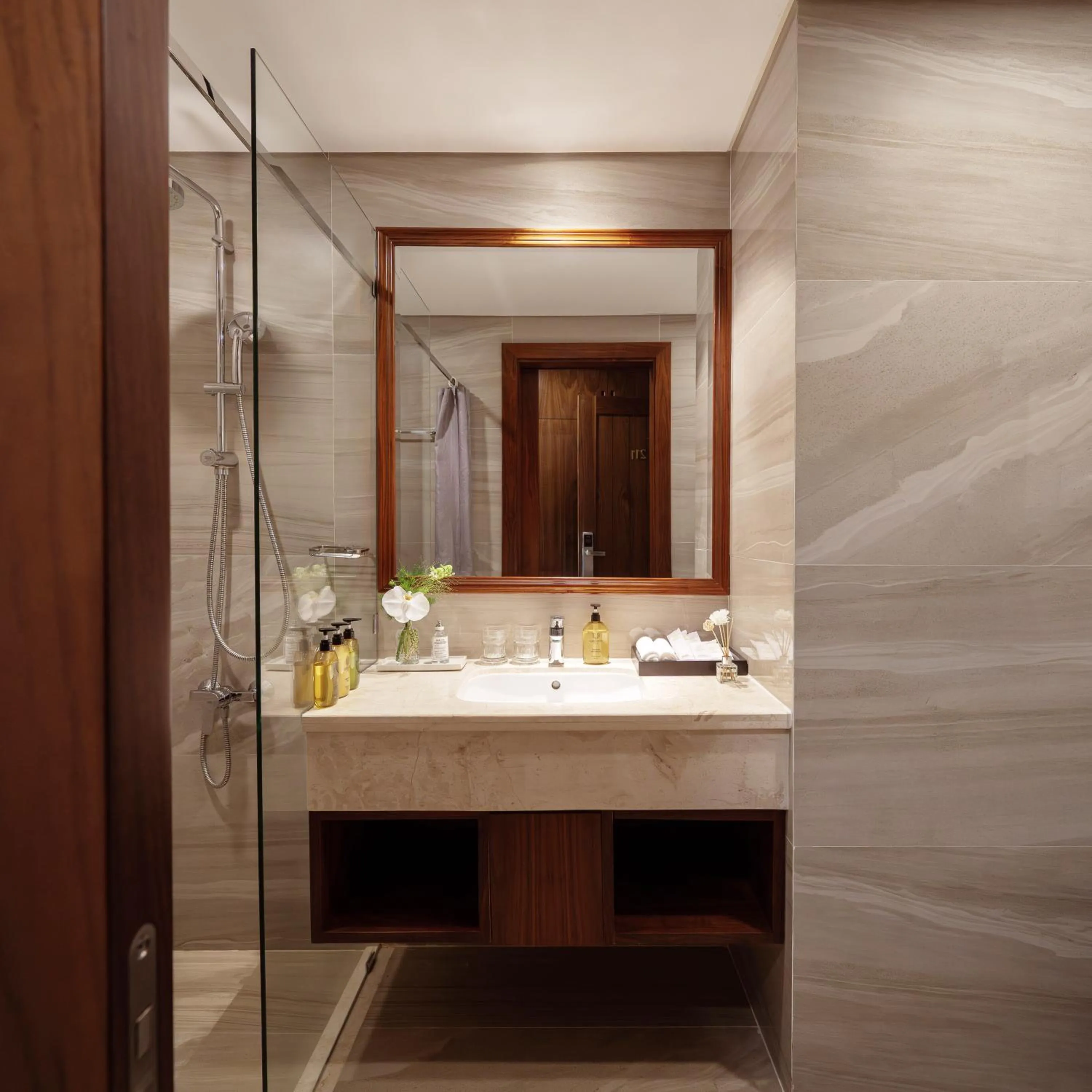 Shower in Orchids Saigon Hotel