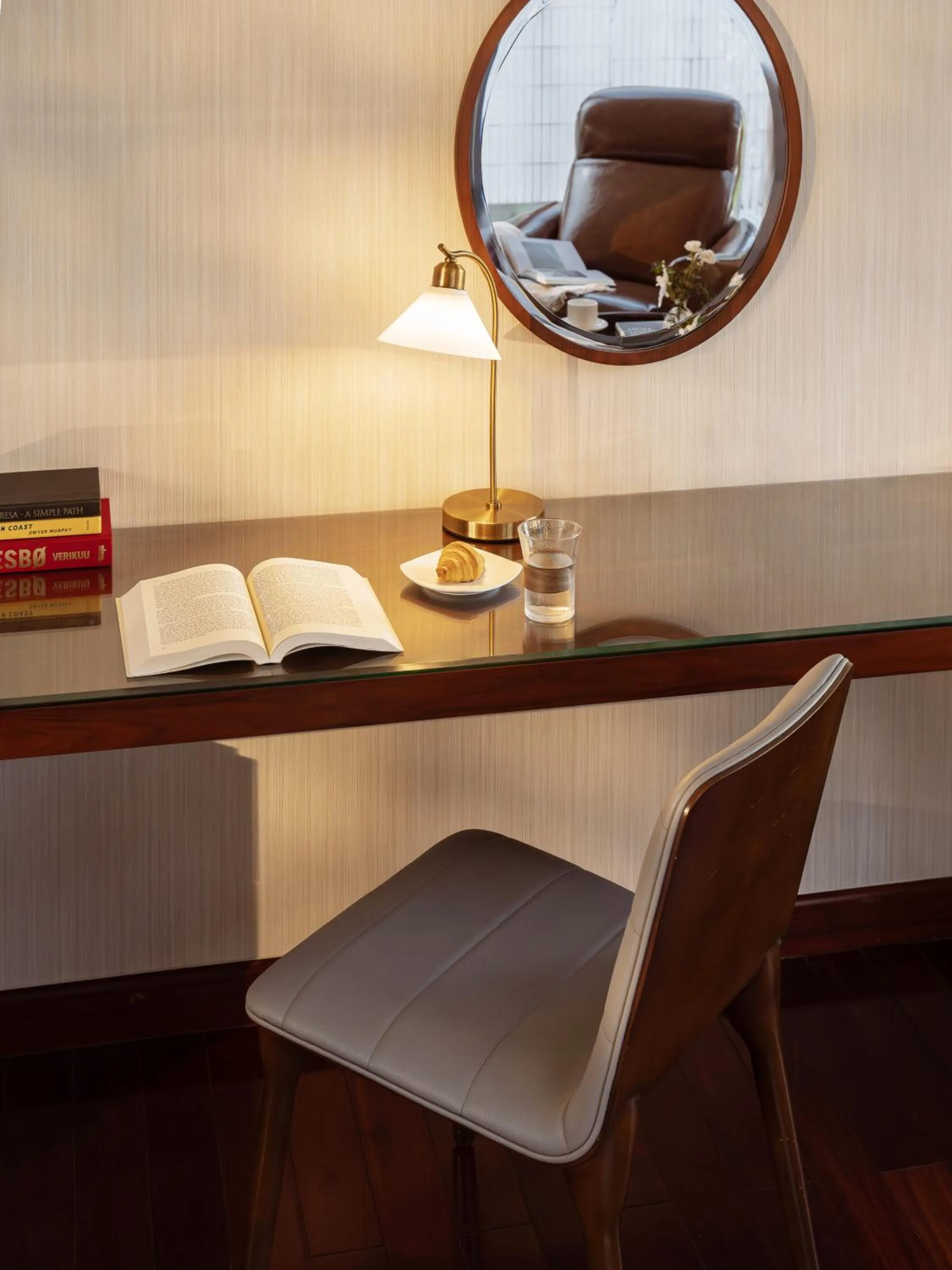 Orchids Saigon Hotel