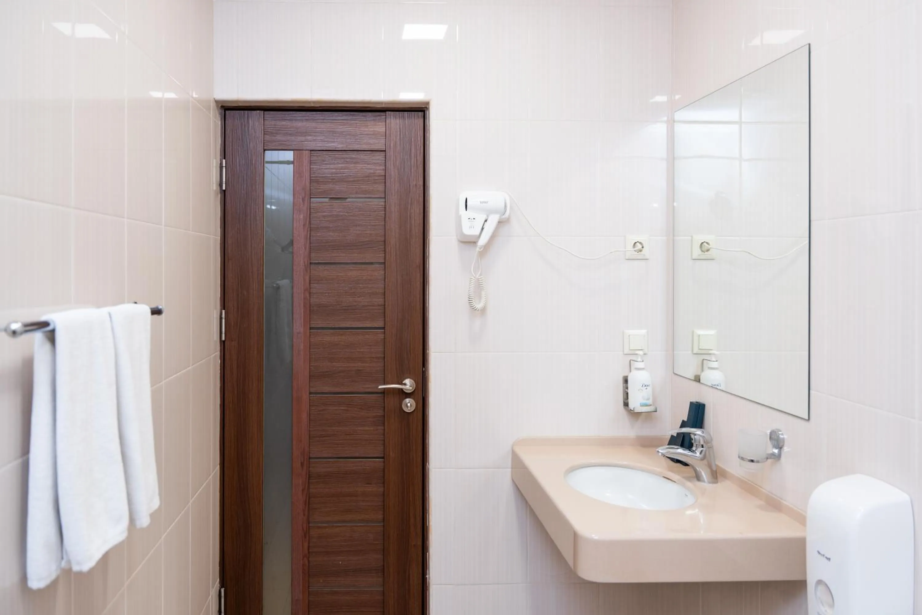 Shower in Inga Hotel Yerevan