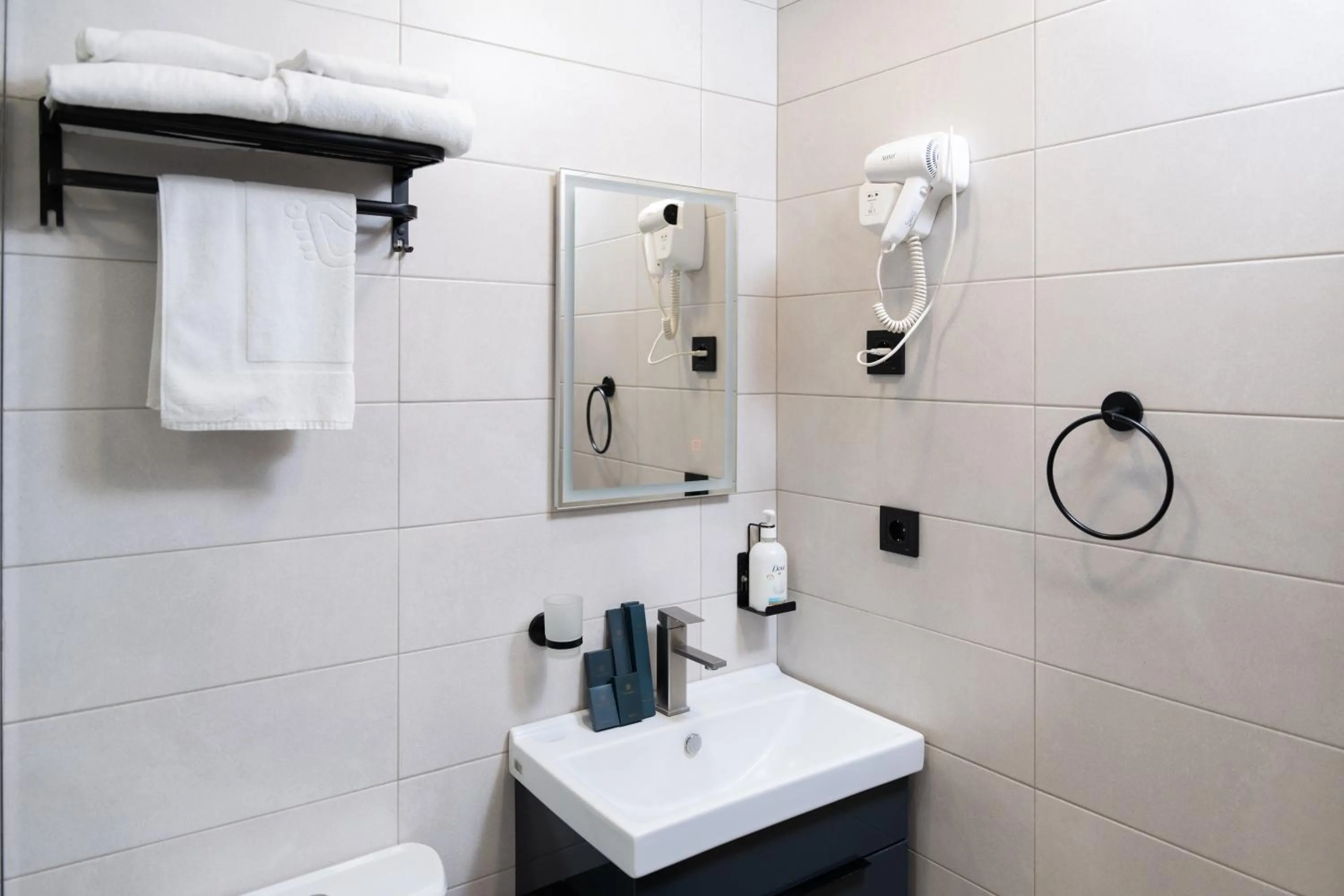 Shower in Inga Hotel Yerevan