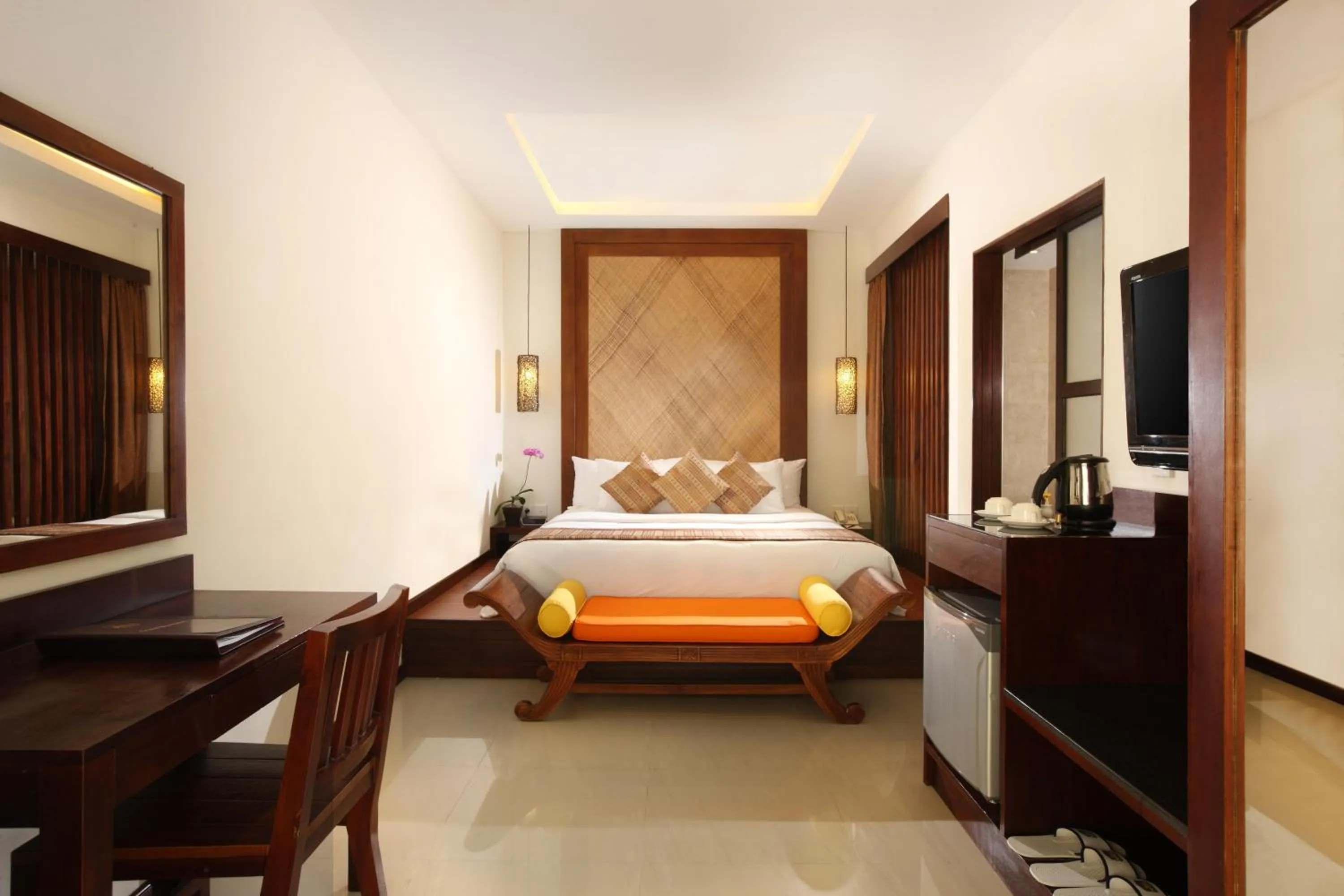 Photo of the whole room, Bed in Best Western Kuta Villa