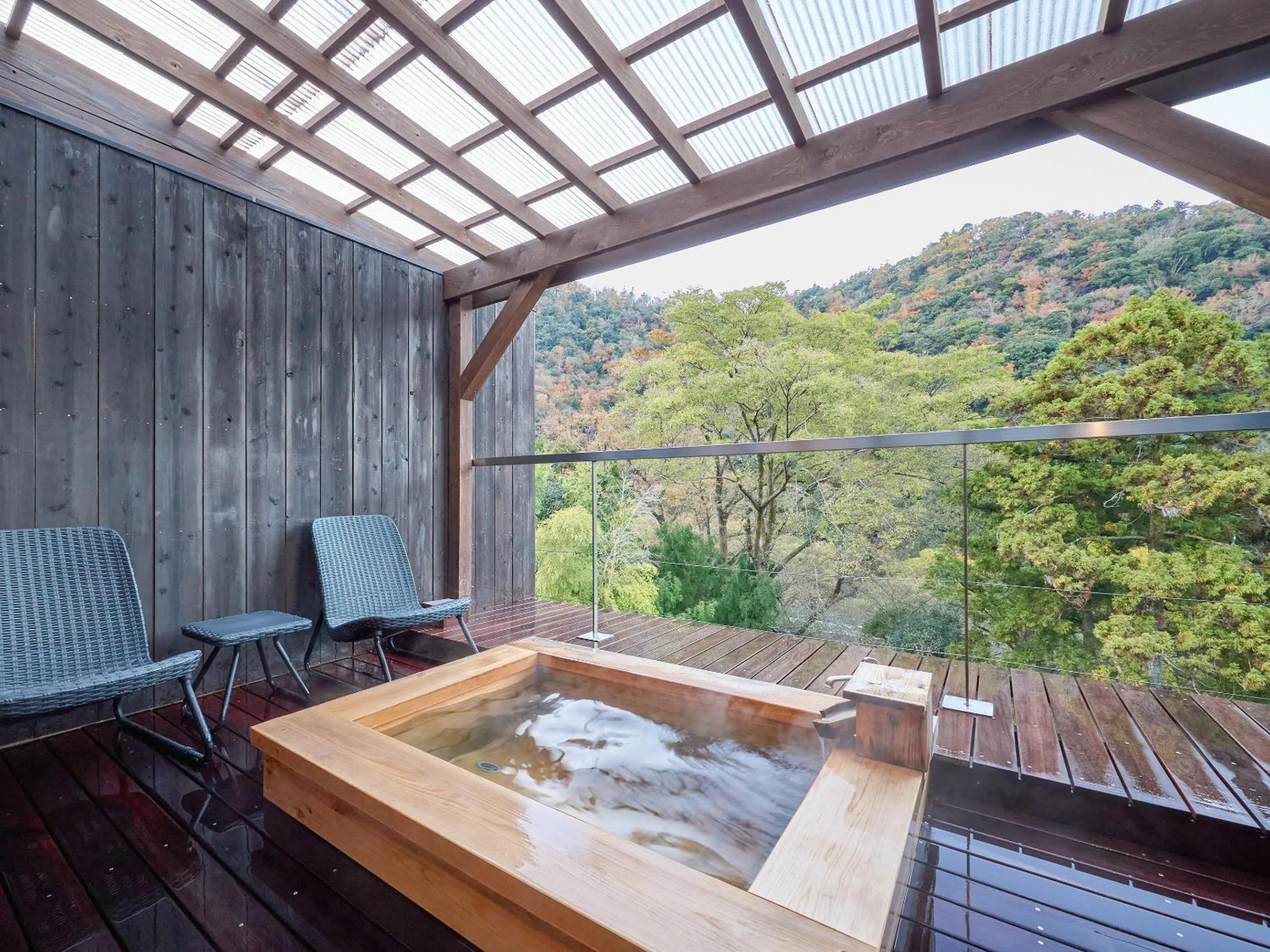 Hot Spring Bath in Seikansou