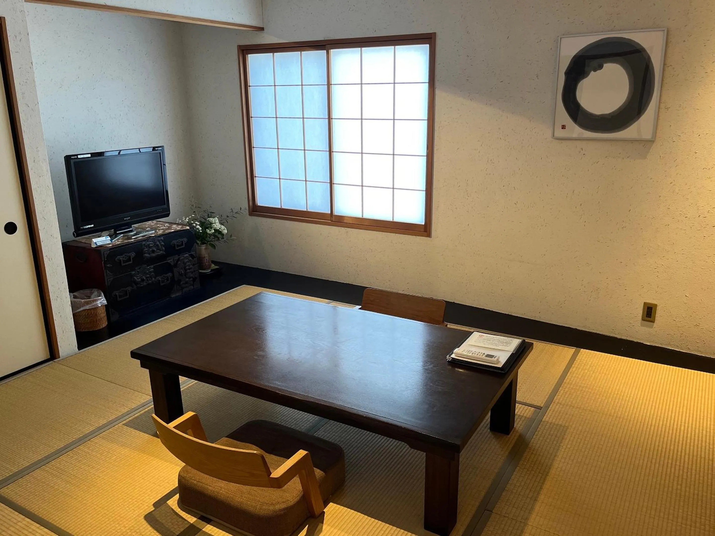 Photo of the whole room in Seikansou