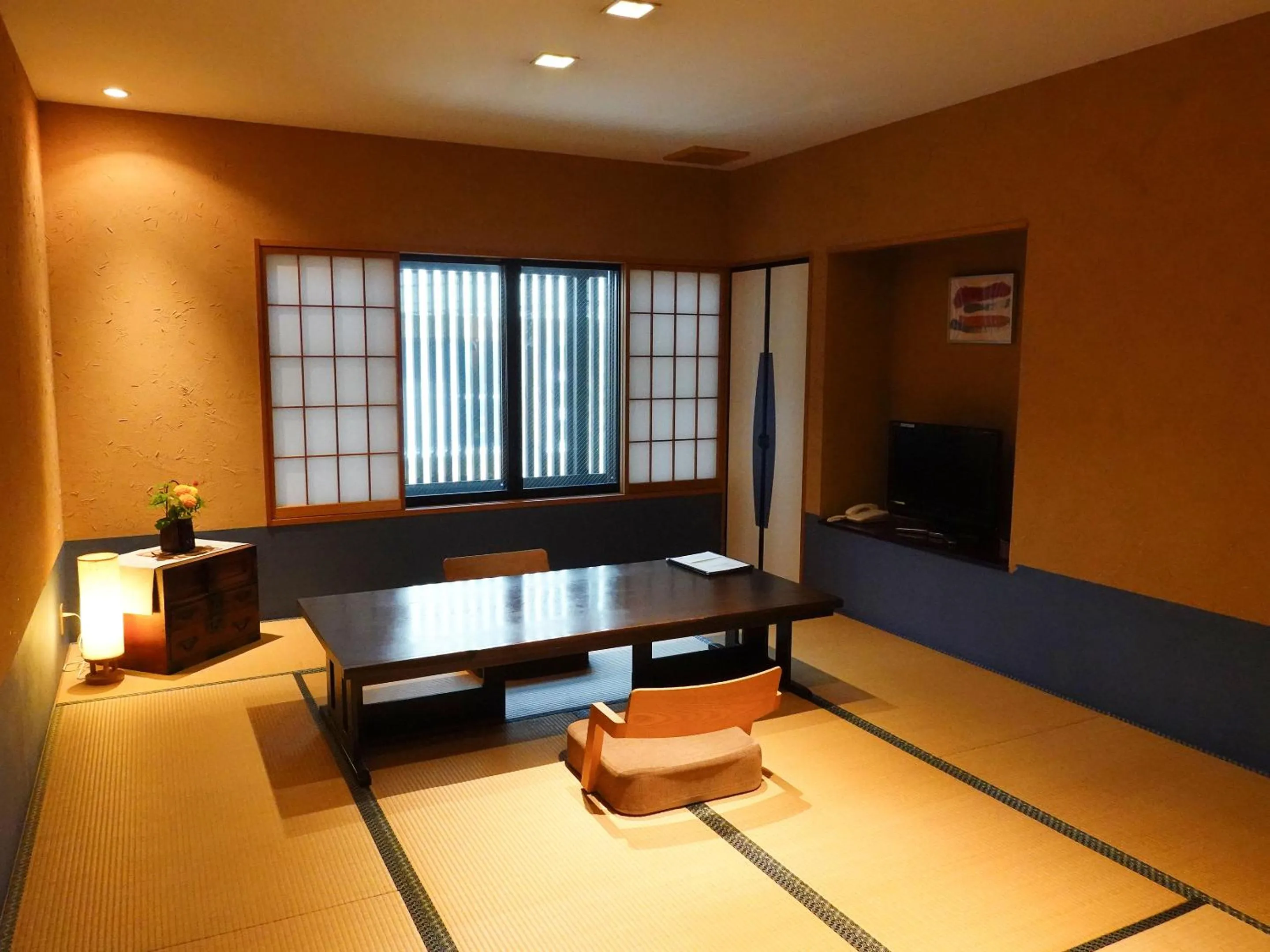 Photo of the whole room in Seikansou