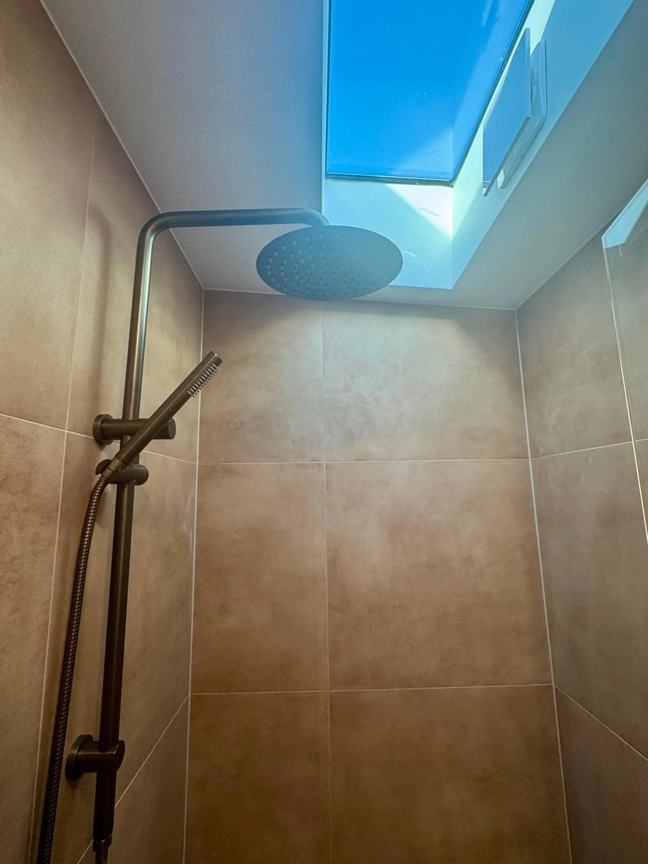 Shower in Pacific Sun Bargara