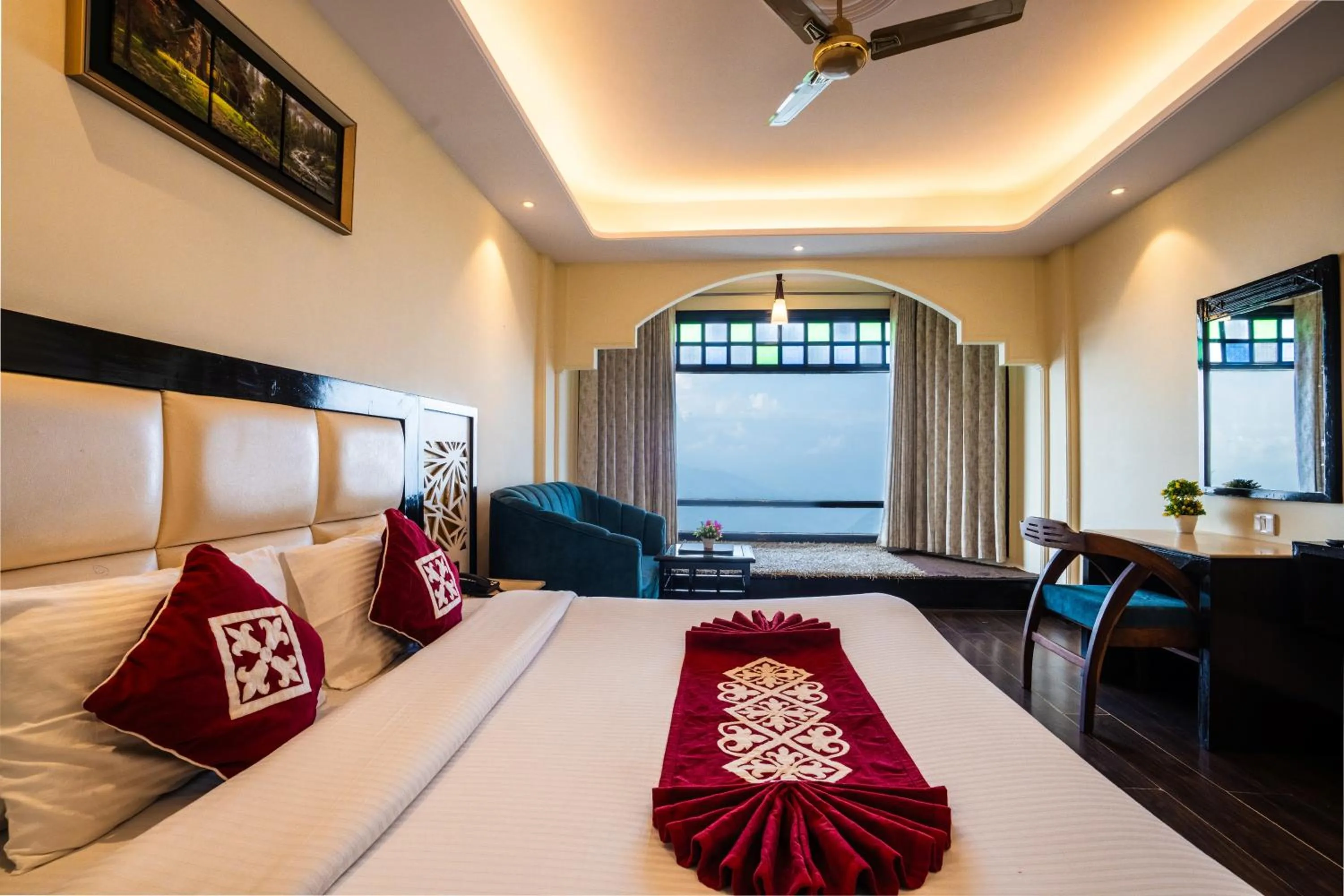 Photo of the whole room, Bed in Snow Valley Resorts Dalhousie