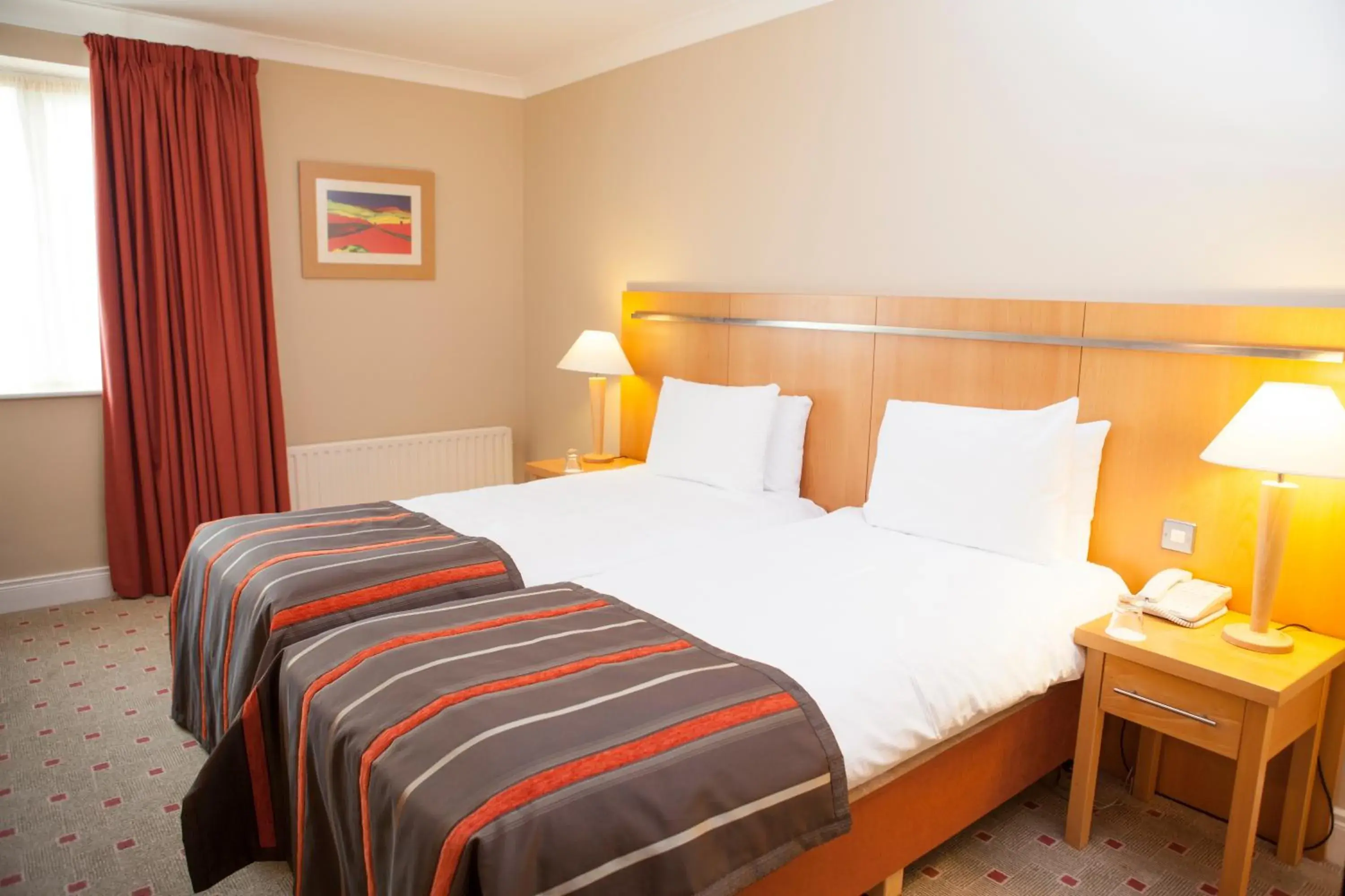 Twin Room in Lahinch Coast Hotel and Suites Twin Room in Lahinch Coast Hotel and Suites