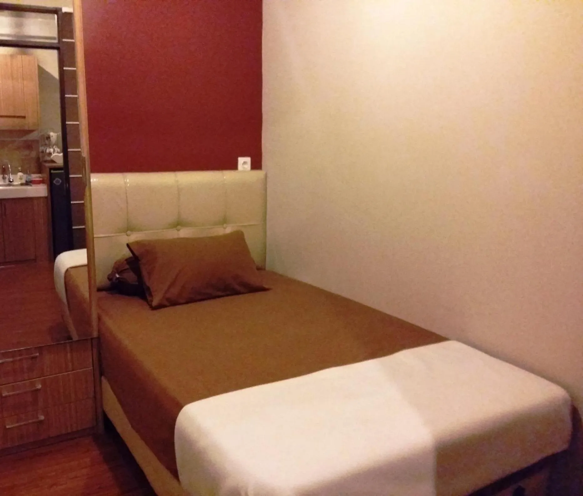 Bedroom, Bed in High Livin Apartment Baros