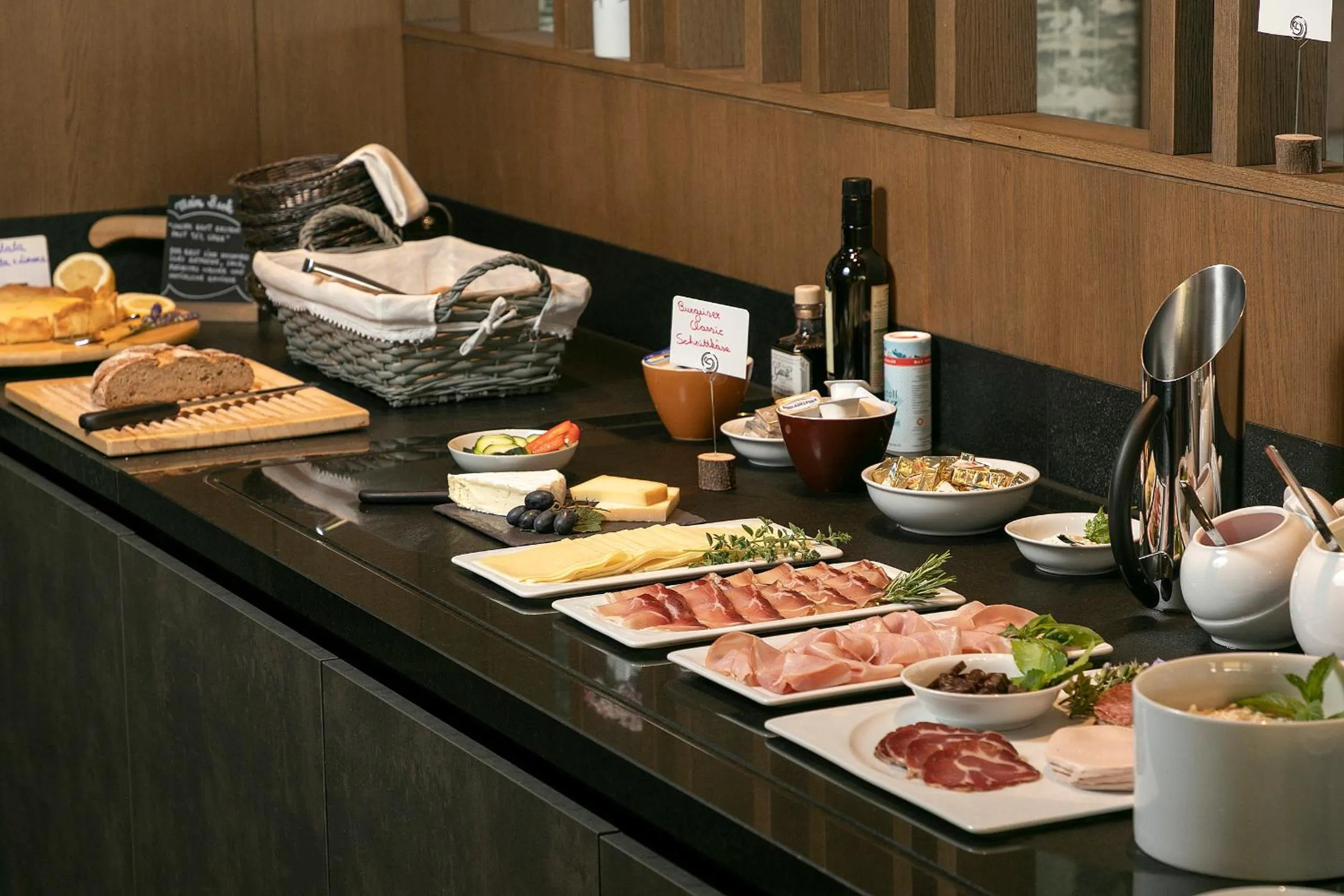 Breakfast in Appartement-Hotel Beatenhof