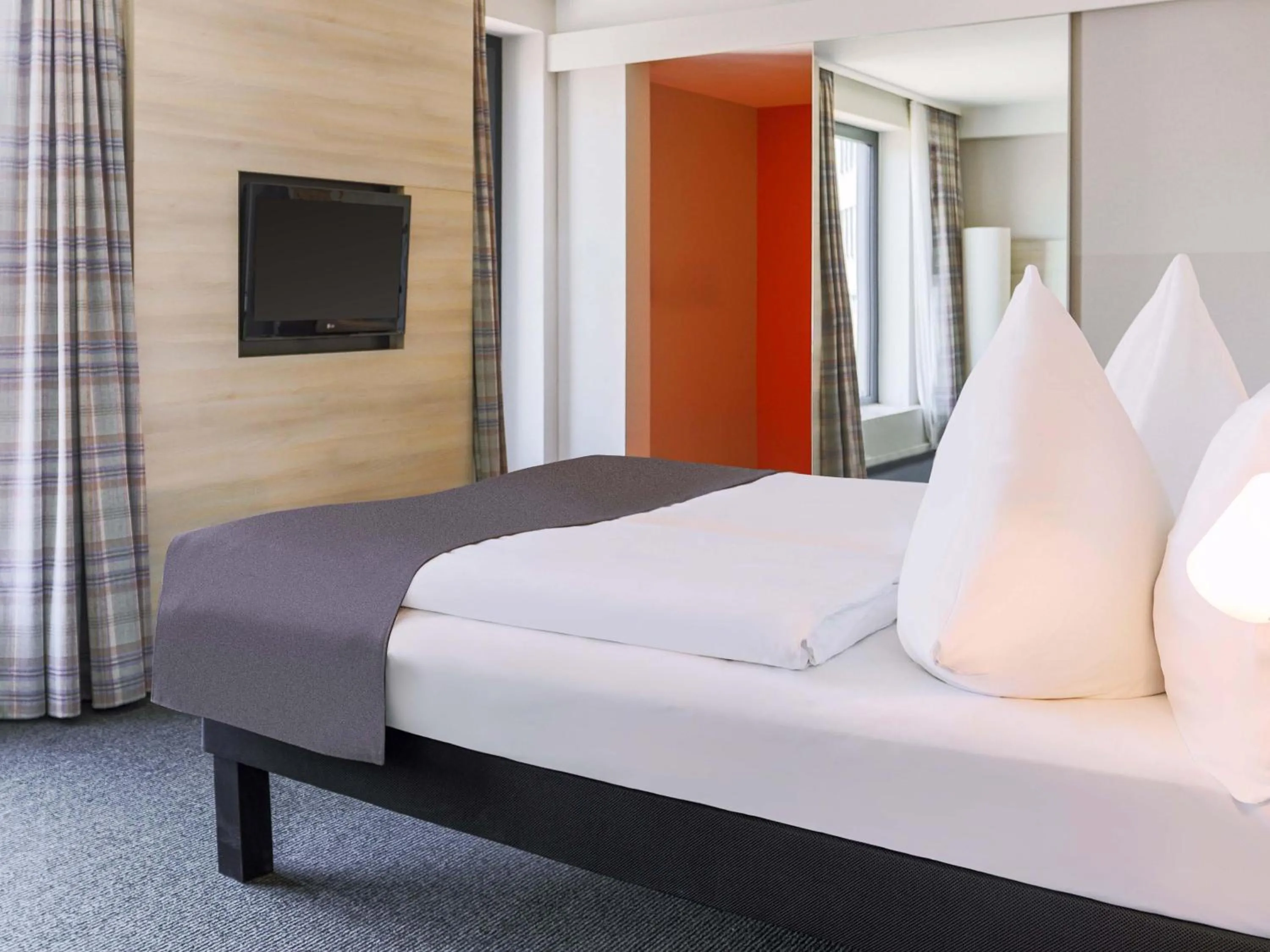 Photo of the whole room, Bed in B&B Hotel Aalen