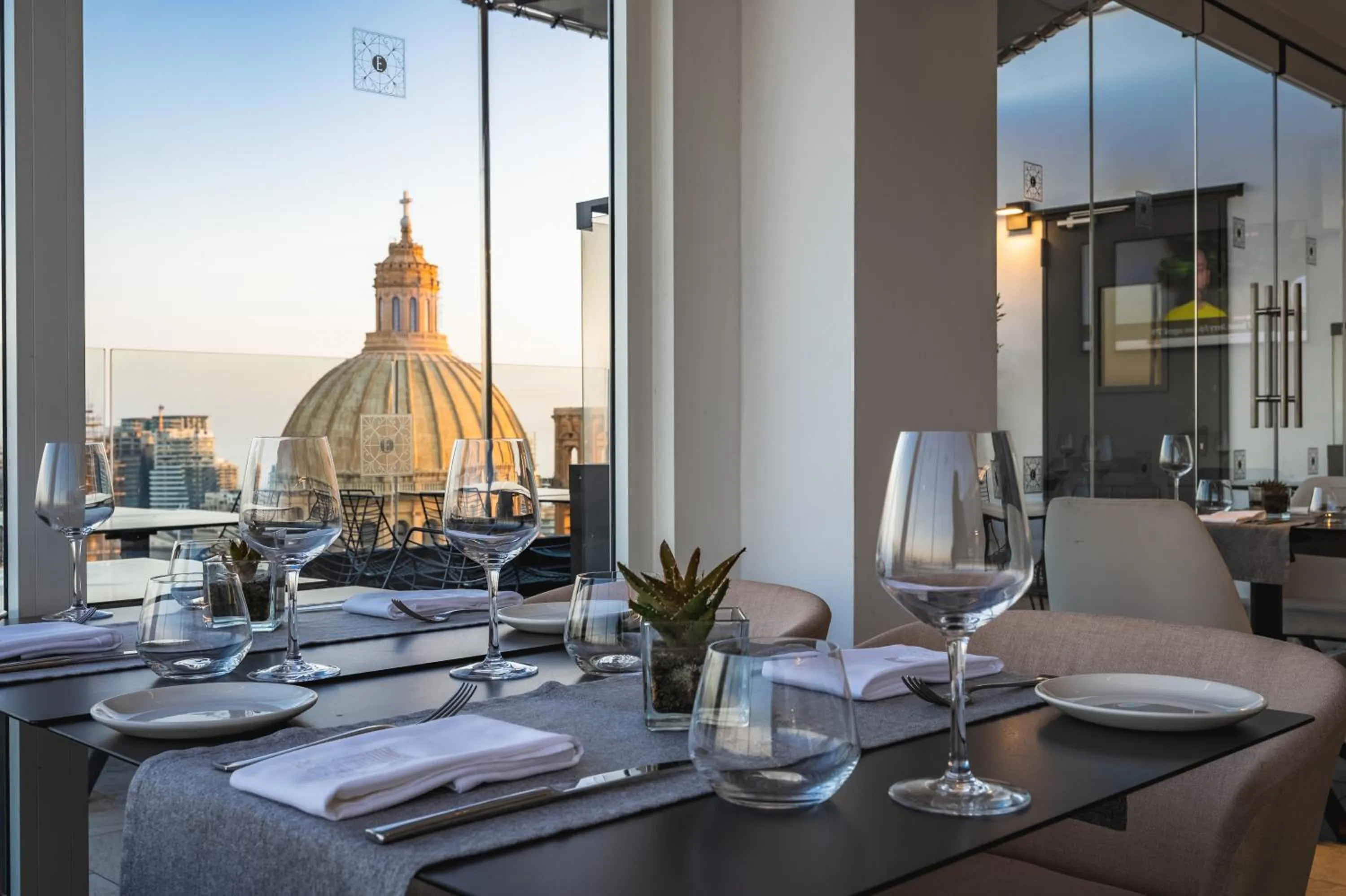 Restaurant/places to eat in The Embassy Valletta Hotel