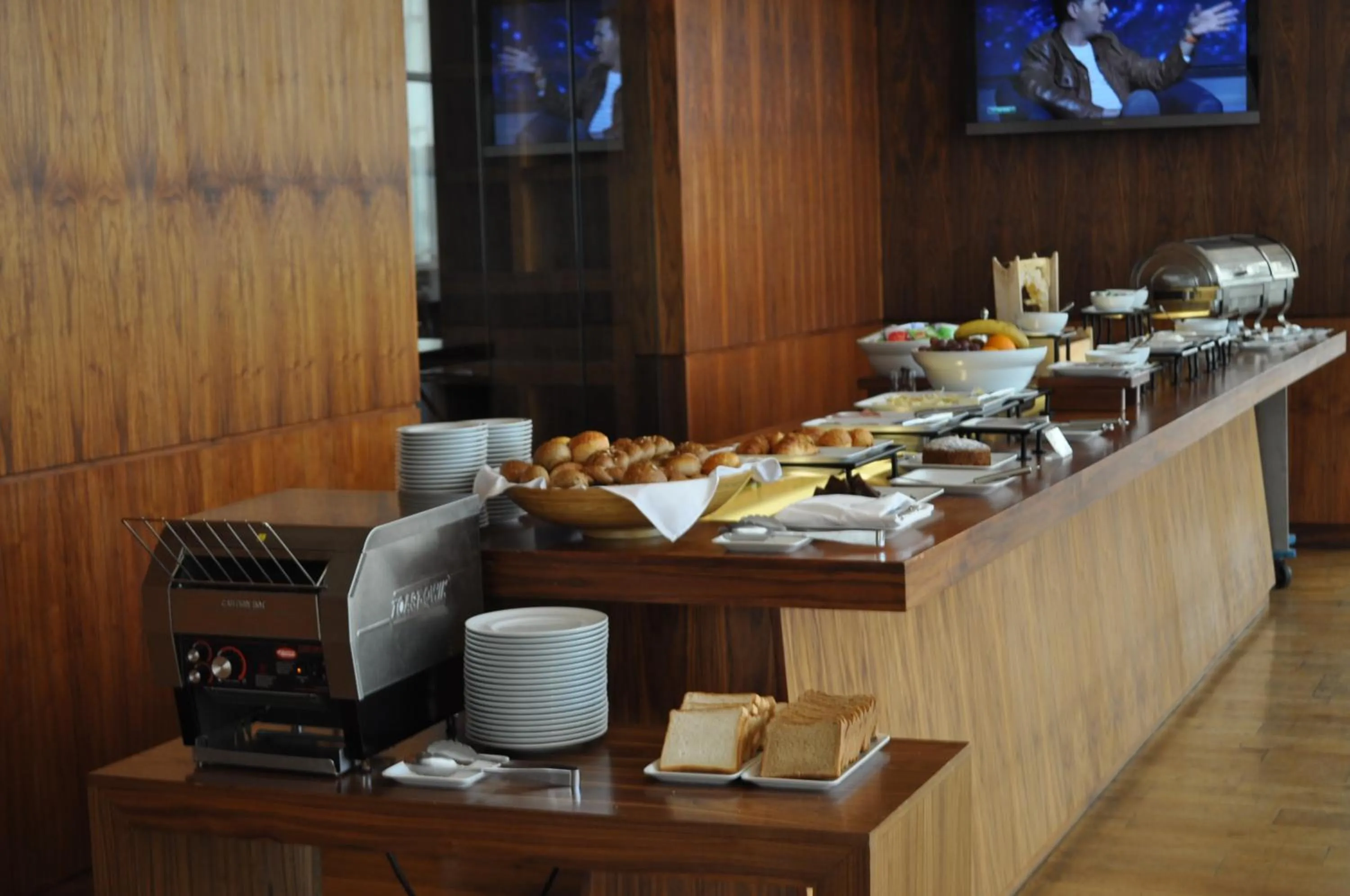 Restaurant/places to eat in Landmark Hotel Baku
