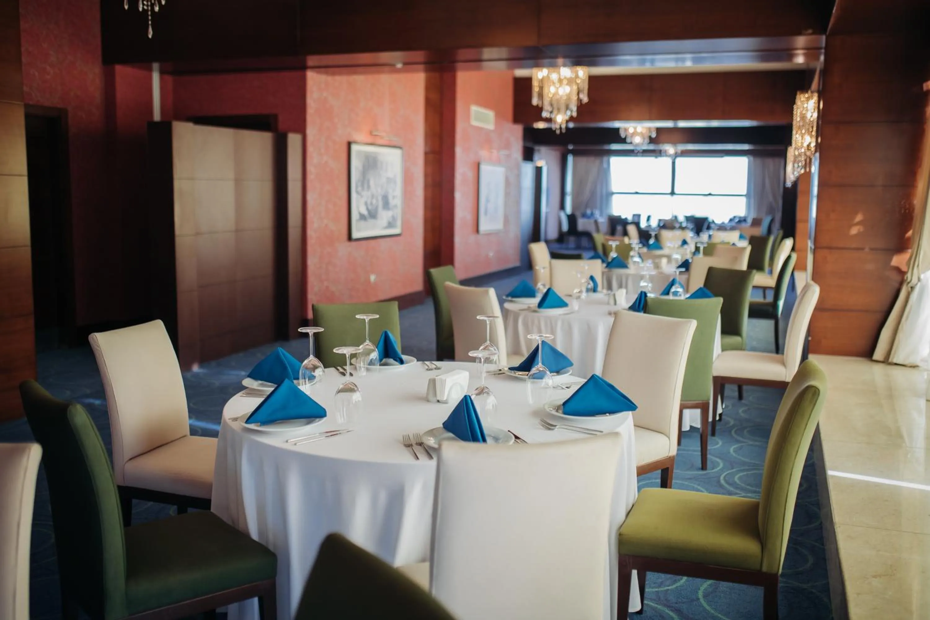 Restaurant/places to eat in Qafqaz Baku City Hotel & Residences