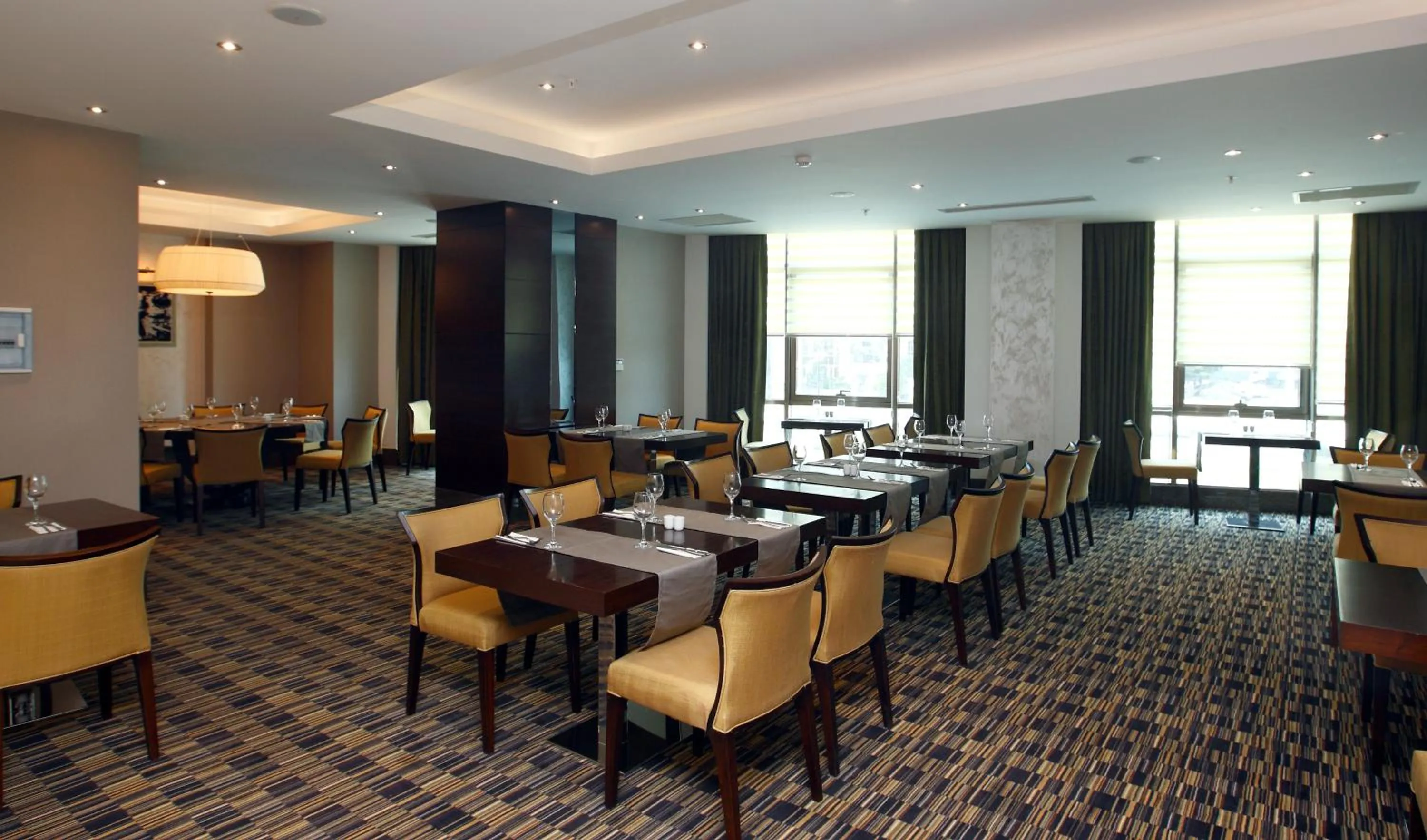 Restaurant/places to eat in Qafqaz Baku City Hotel & Residences