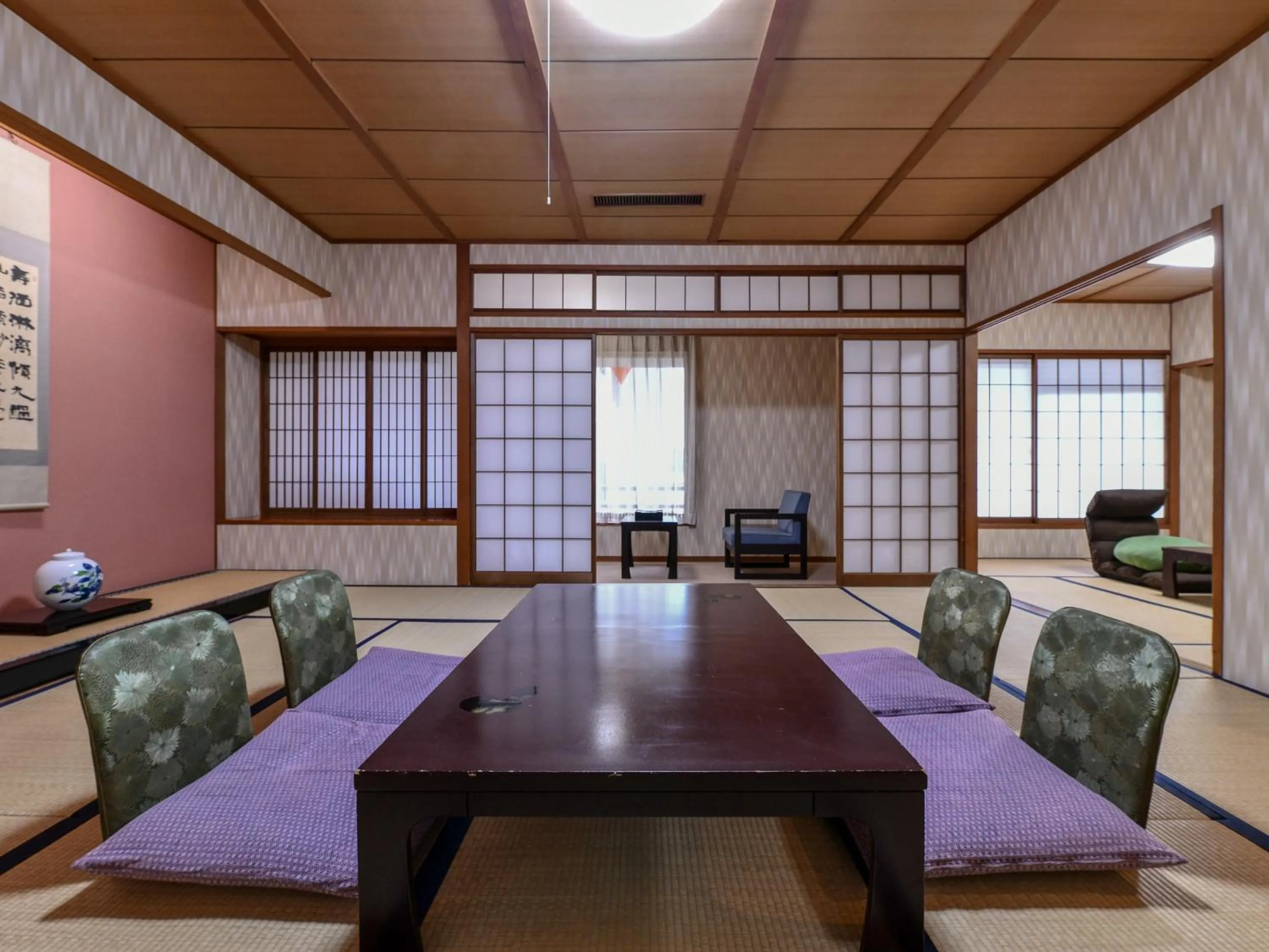 Photo of the whole room in Awara Onsen Minoya Taiheikaku