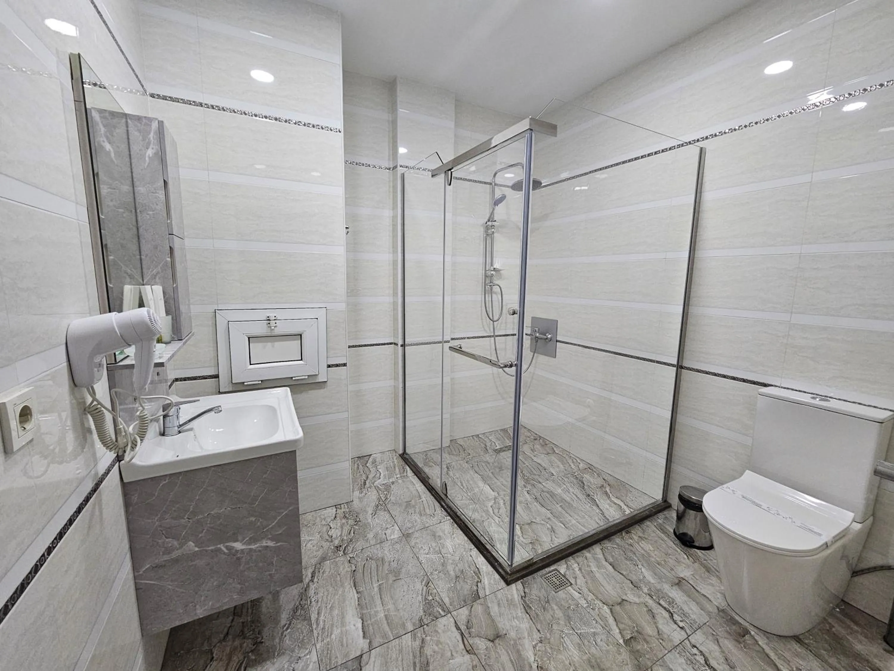 Shower in Safran Hotel