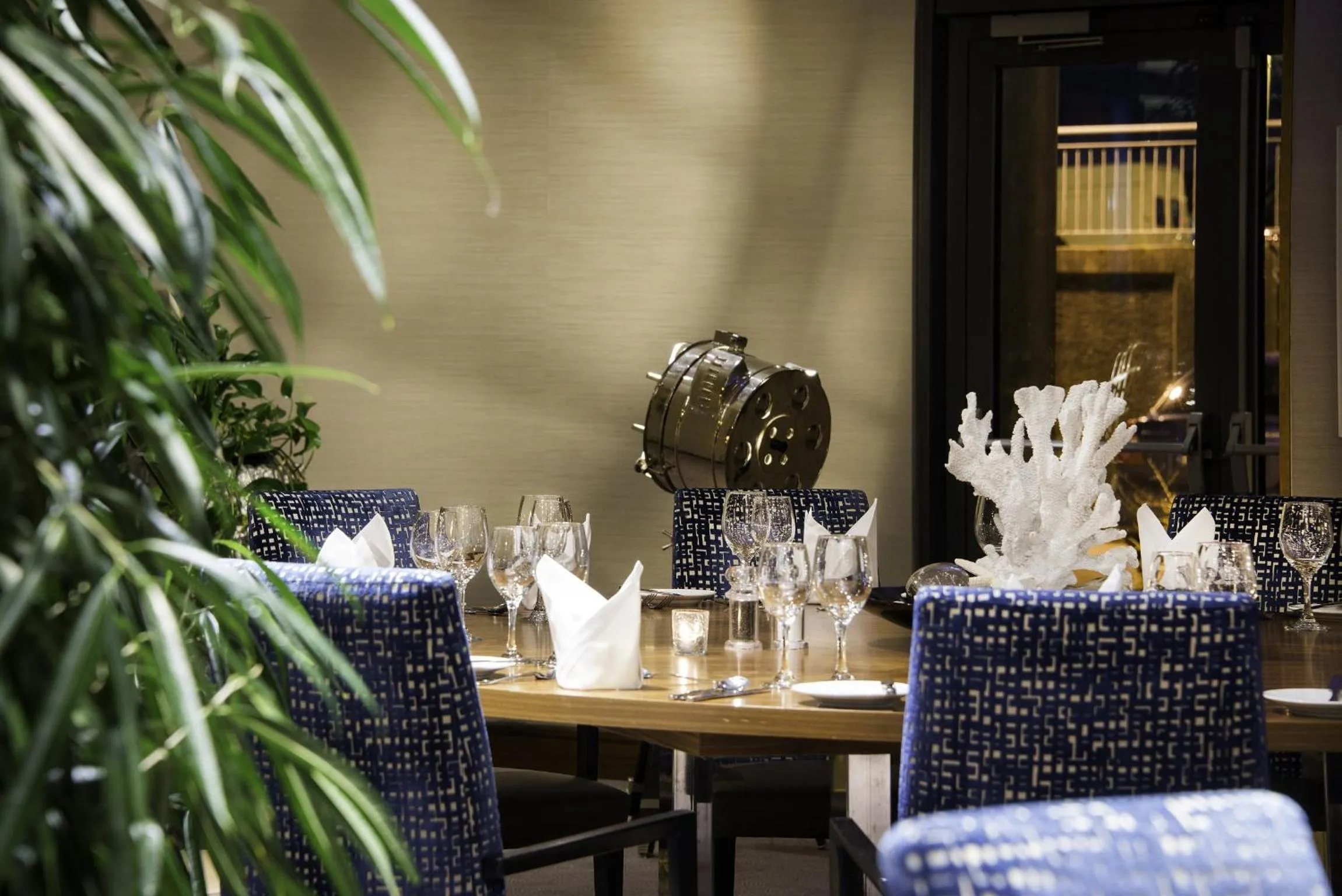 Restaurant/places to eat in Cork International Hotel