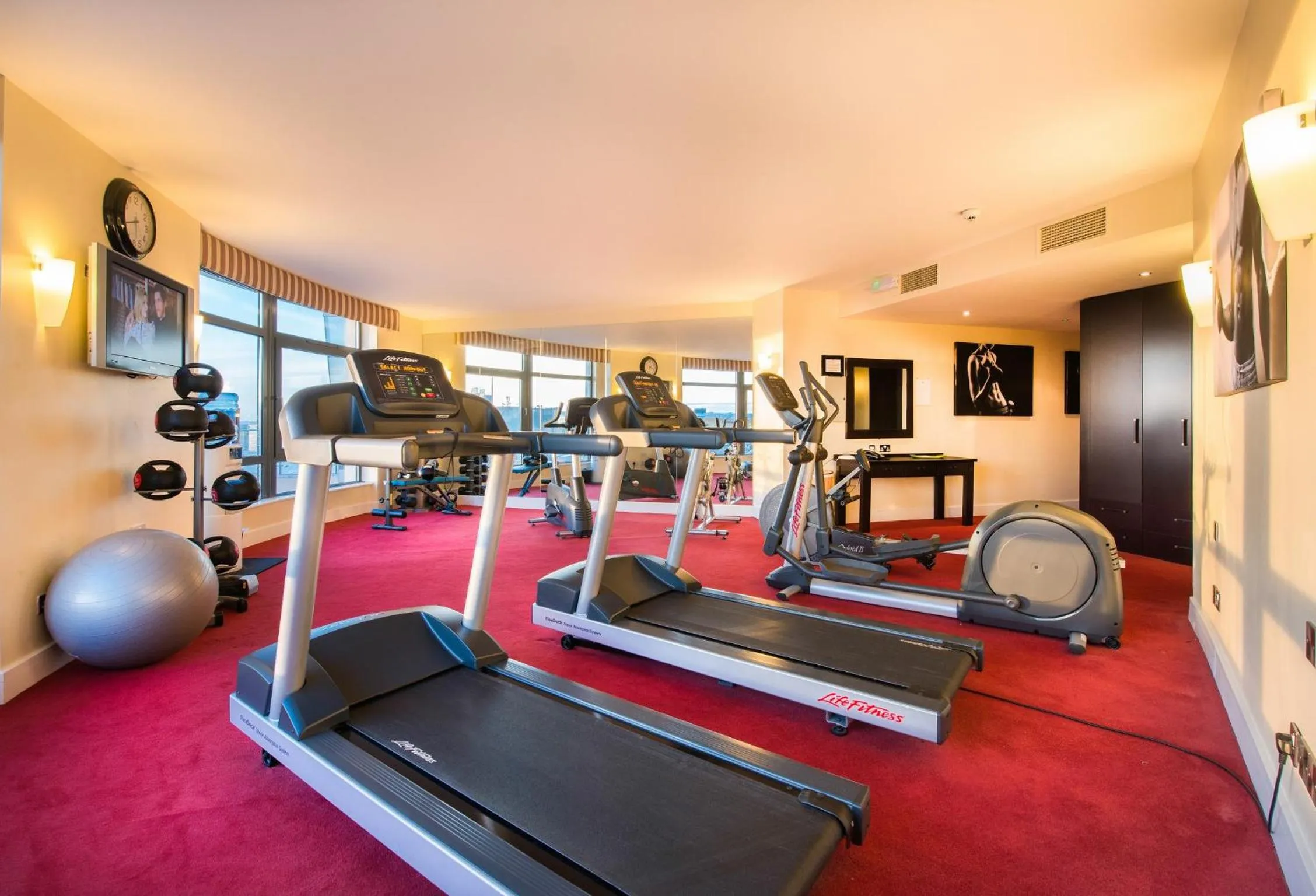Fitness centre/facilities in Cork International Hotel