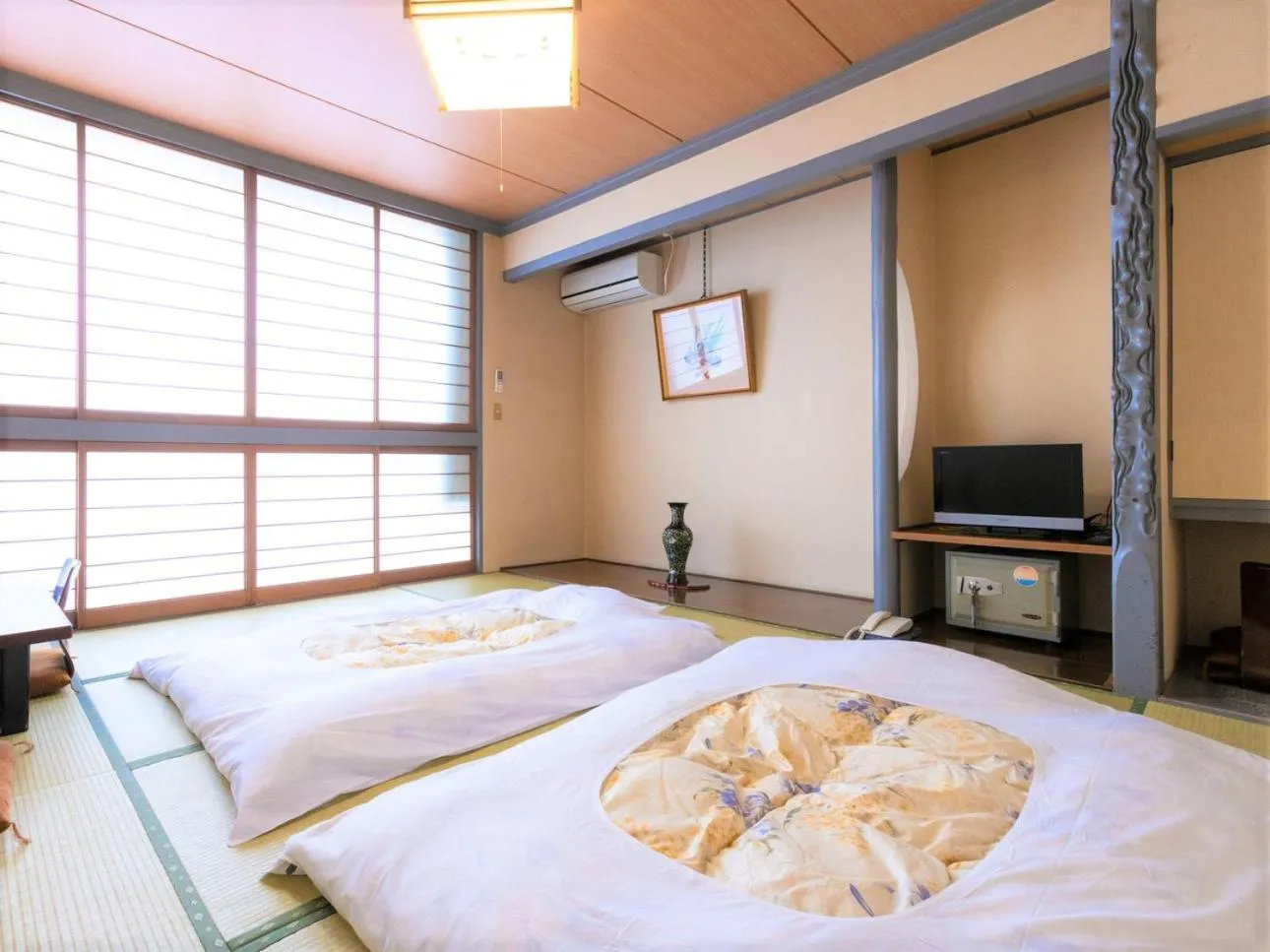 Photo of the whole room, Bed in Sakadojo