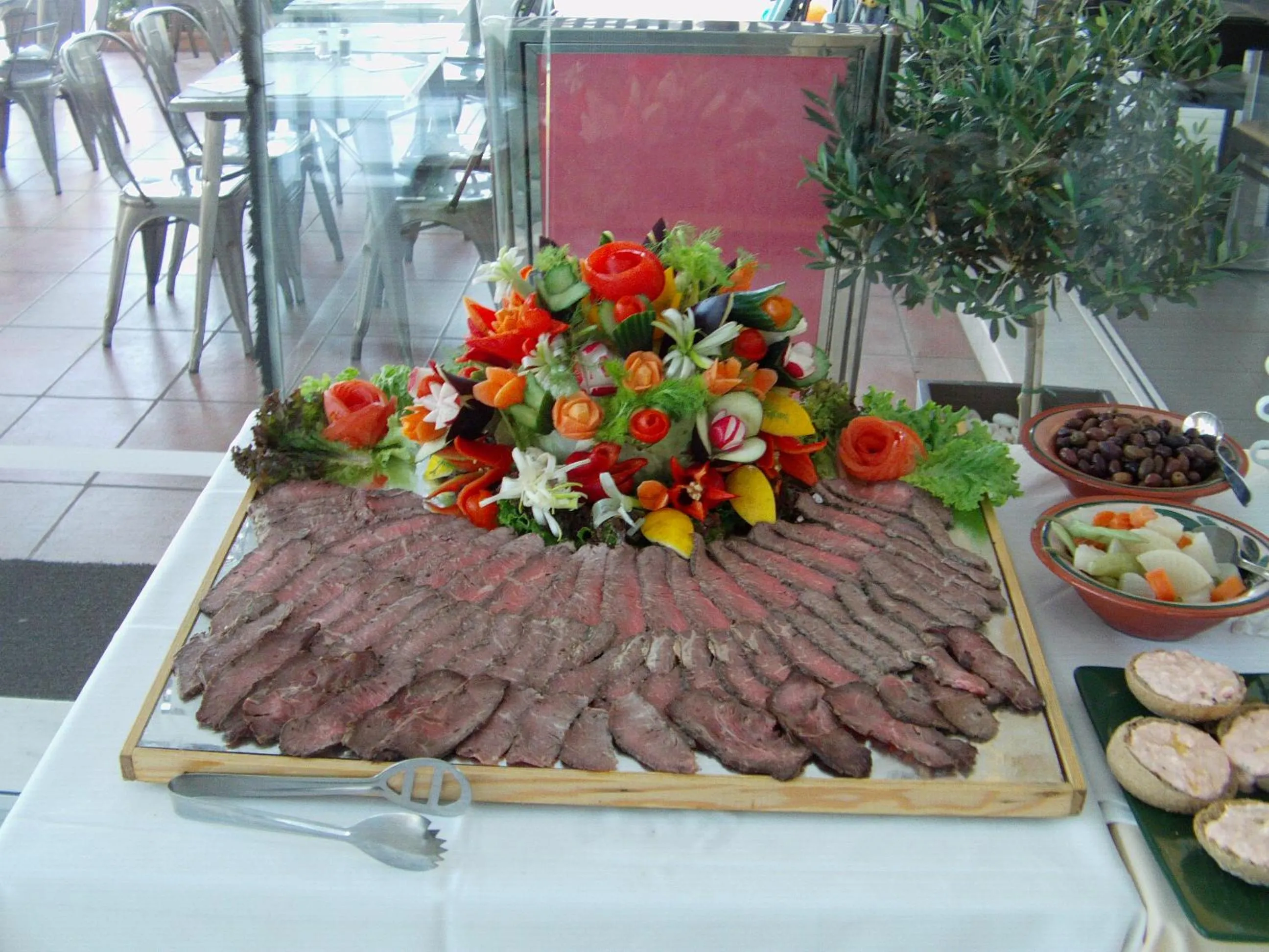 Restaurant/places to eat in Meropi Hotel & Apartments