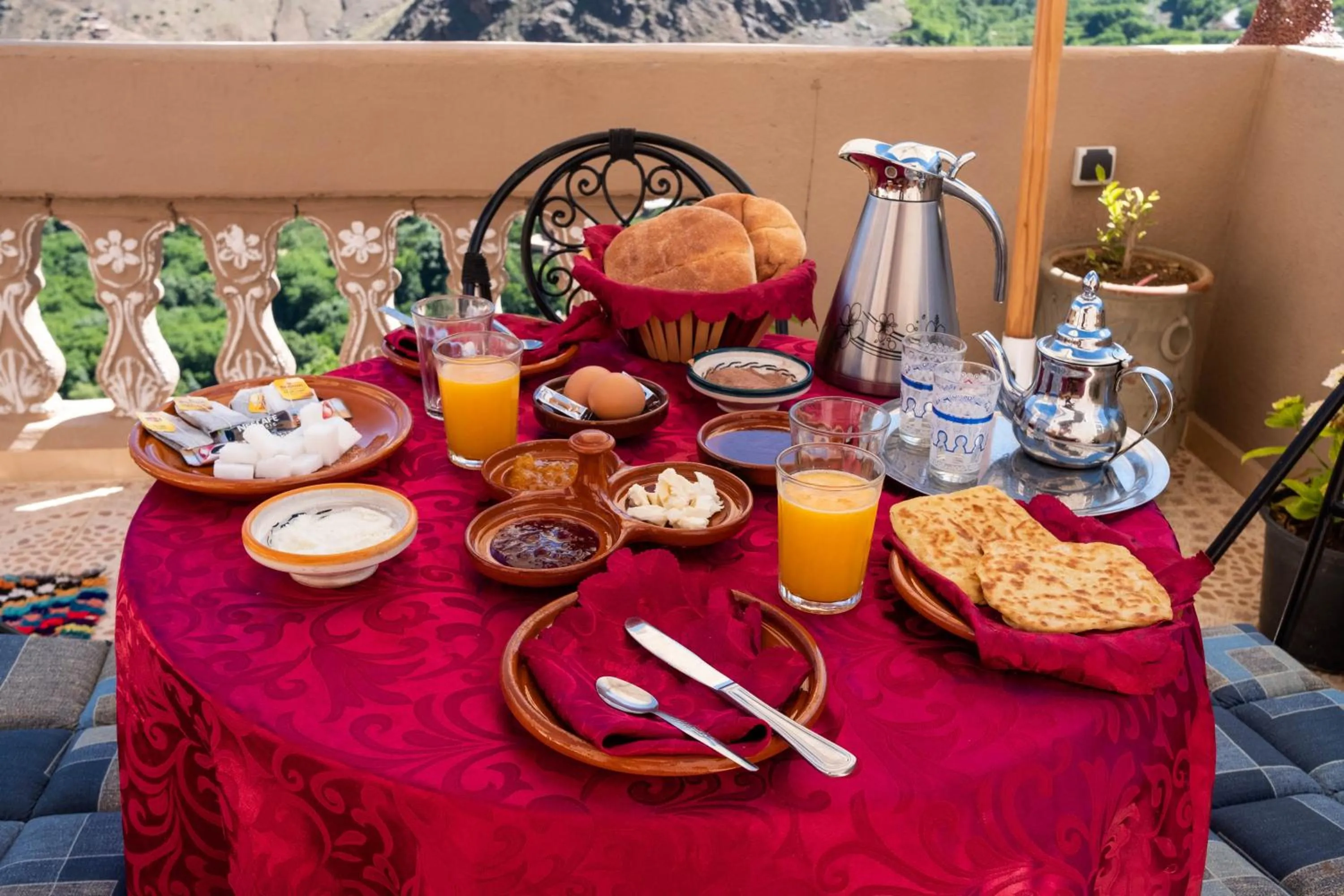 Food and drinks in Riad Atlas Panorama