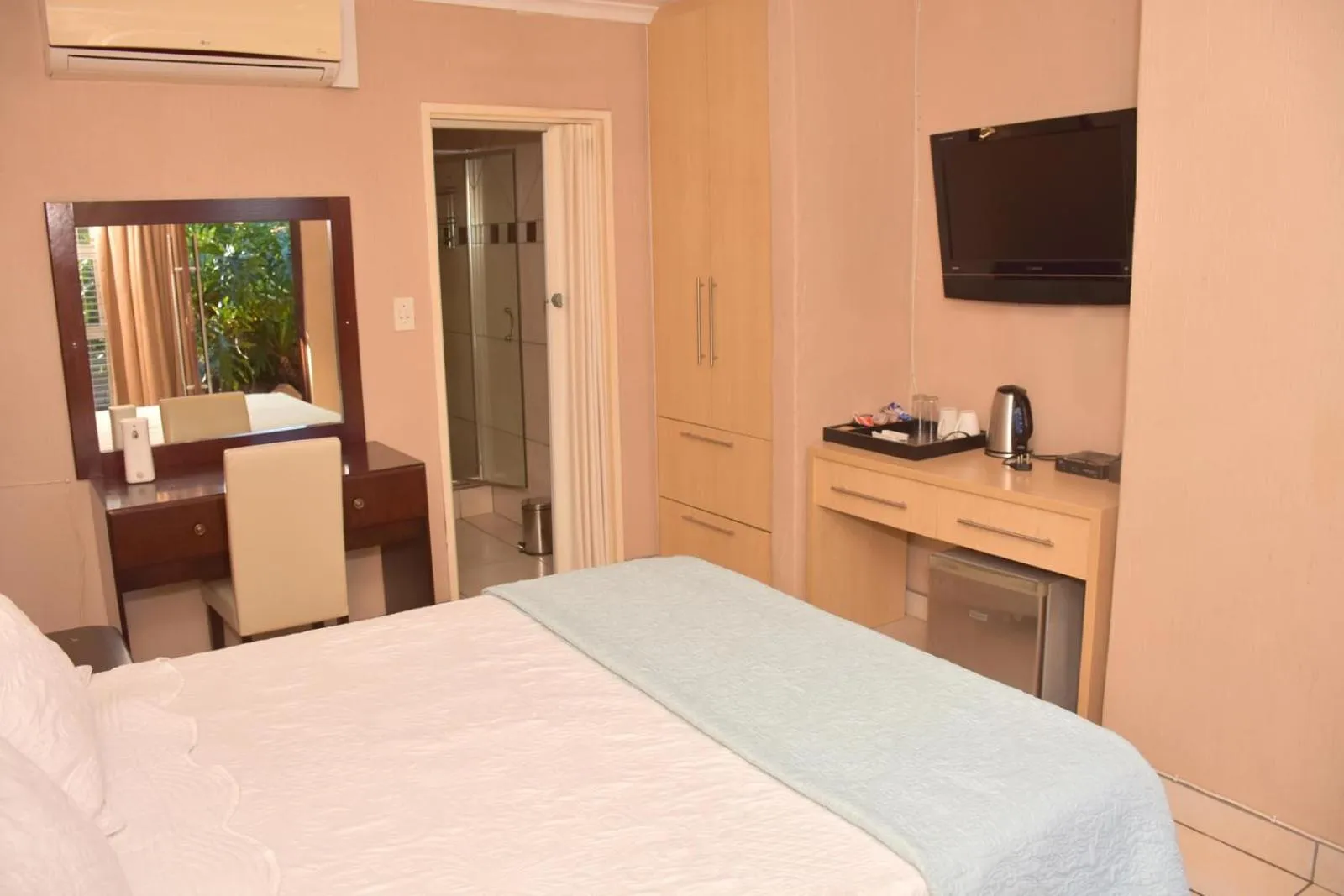 Photo of the whole room, Bed in Homestay Travel Guest House