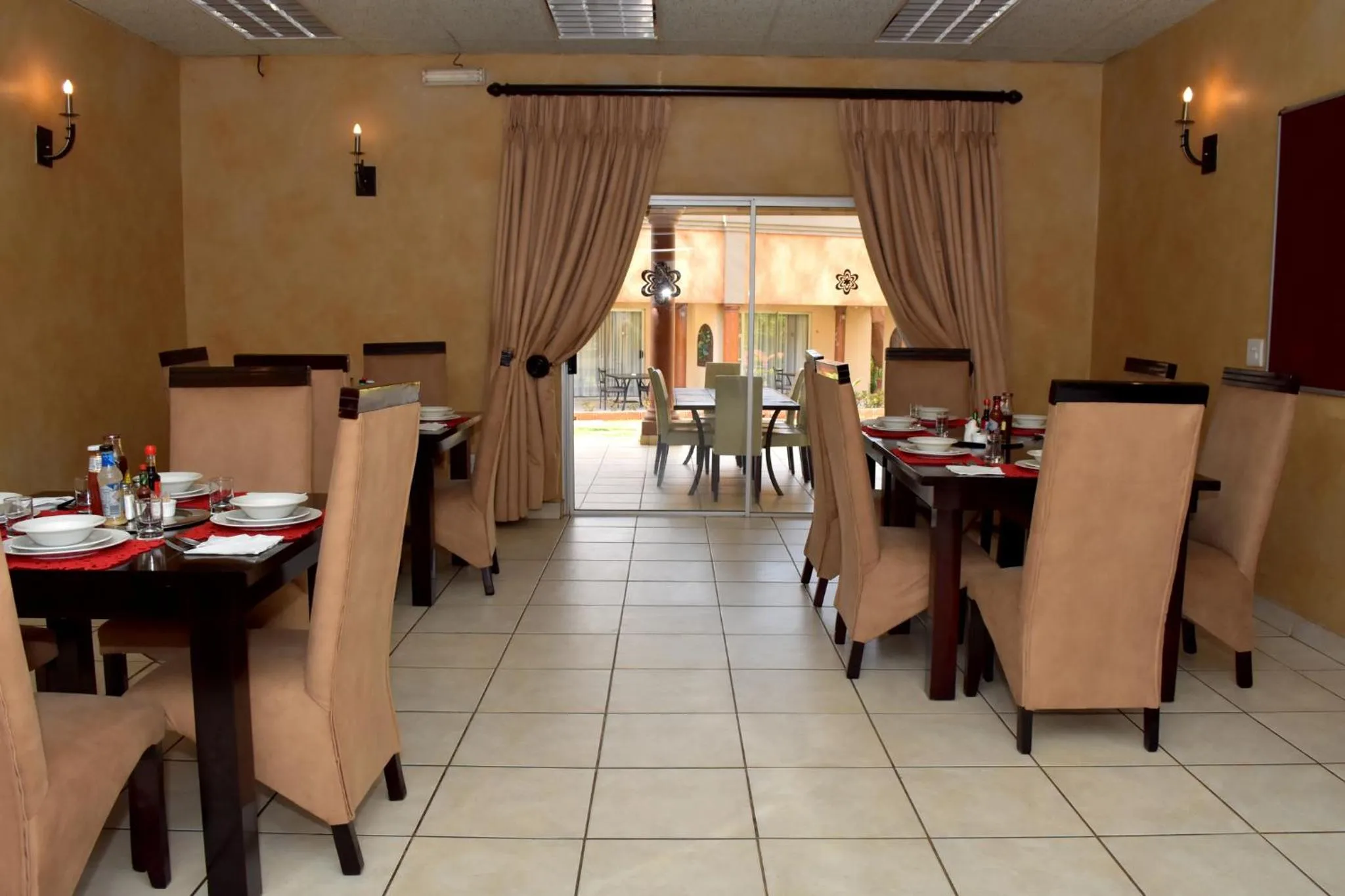 Dining area in Homestay Travel Guest House