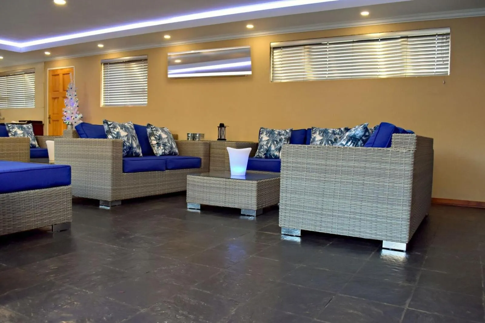 Lounge or bar in Homestay Travel Guest House