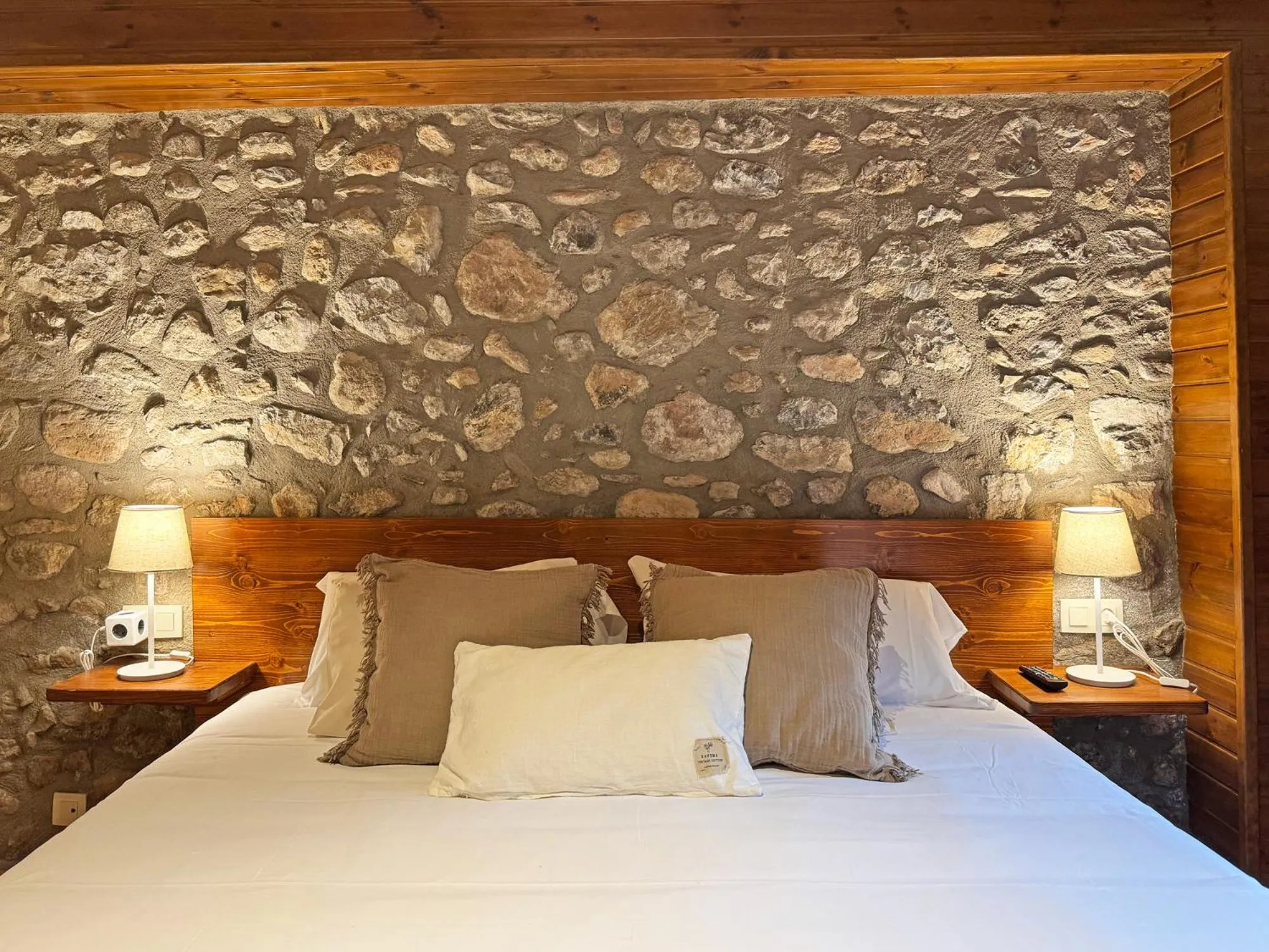 Bed in Hotel Cal Rei de Talló