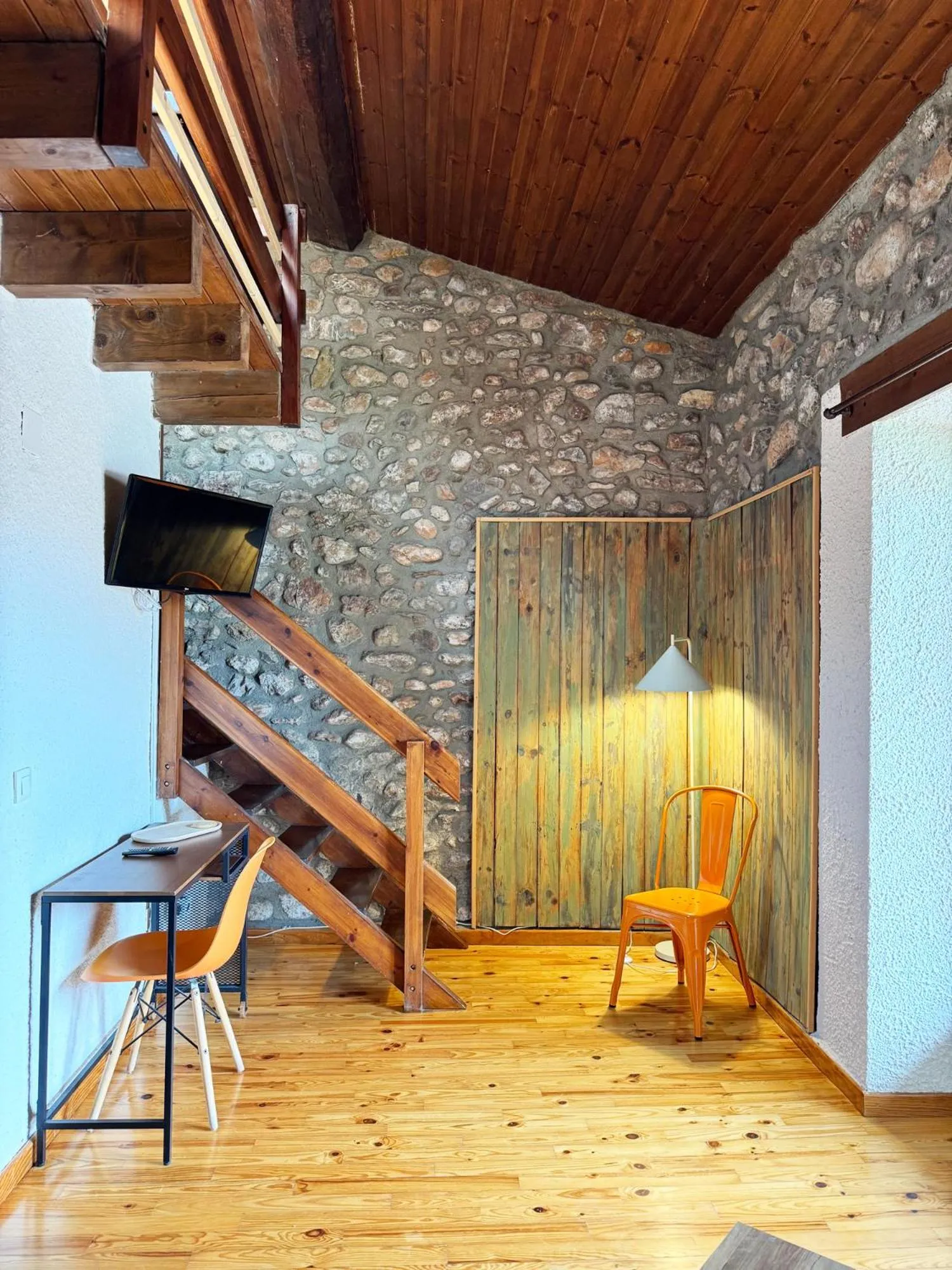 Photo of the whole room in Hotel Cal Rei de Talló