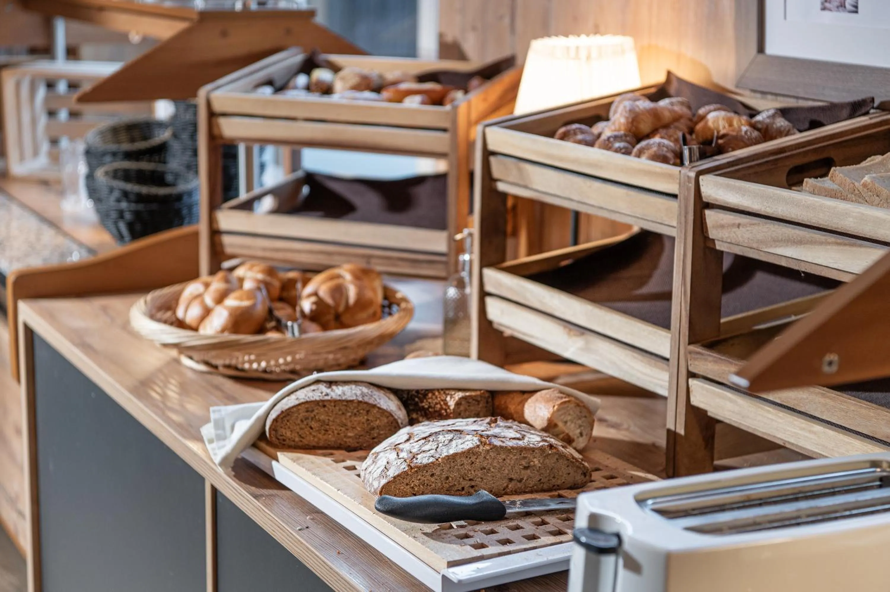 Food and drinks in AlpenParks Hotel MONTANA