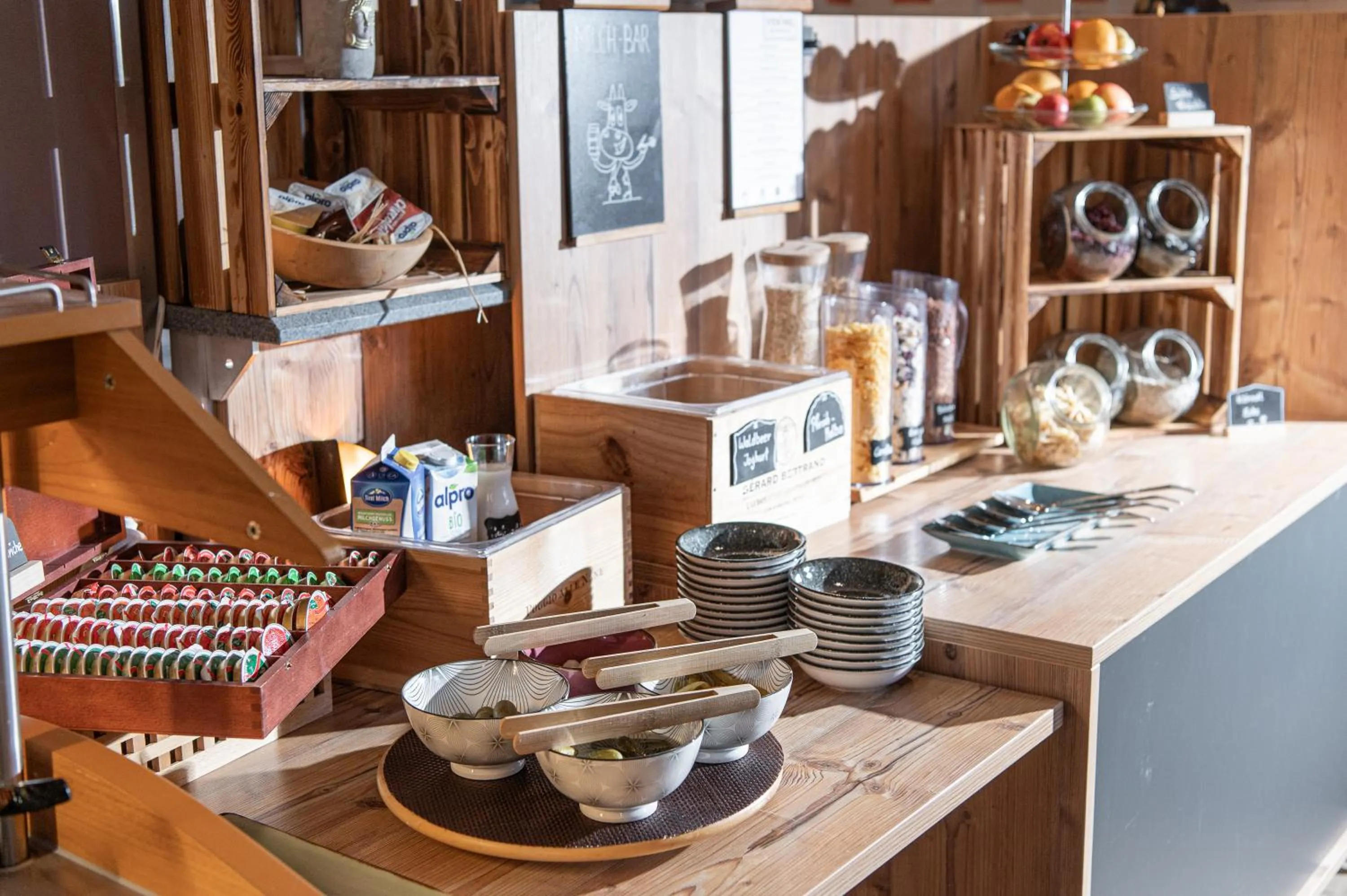 Food and drinks in AlpenParks Hotel MONTANA