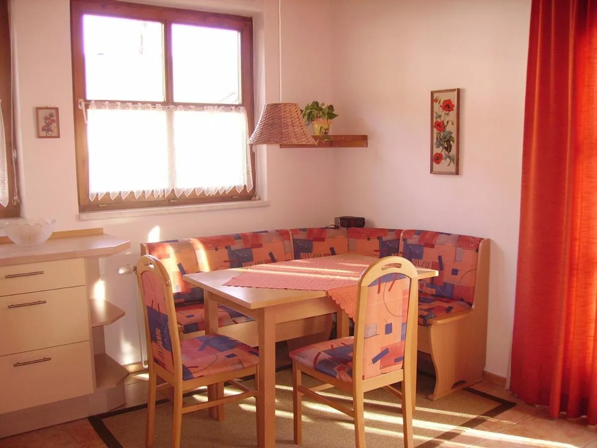 One-Bedroom Apartment - single occupancy in Wolfs Revier