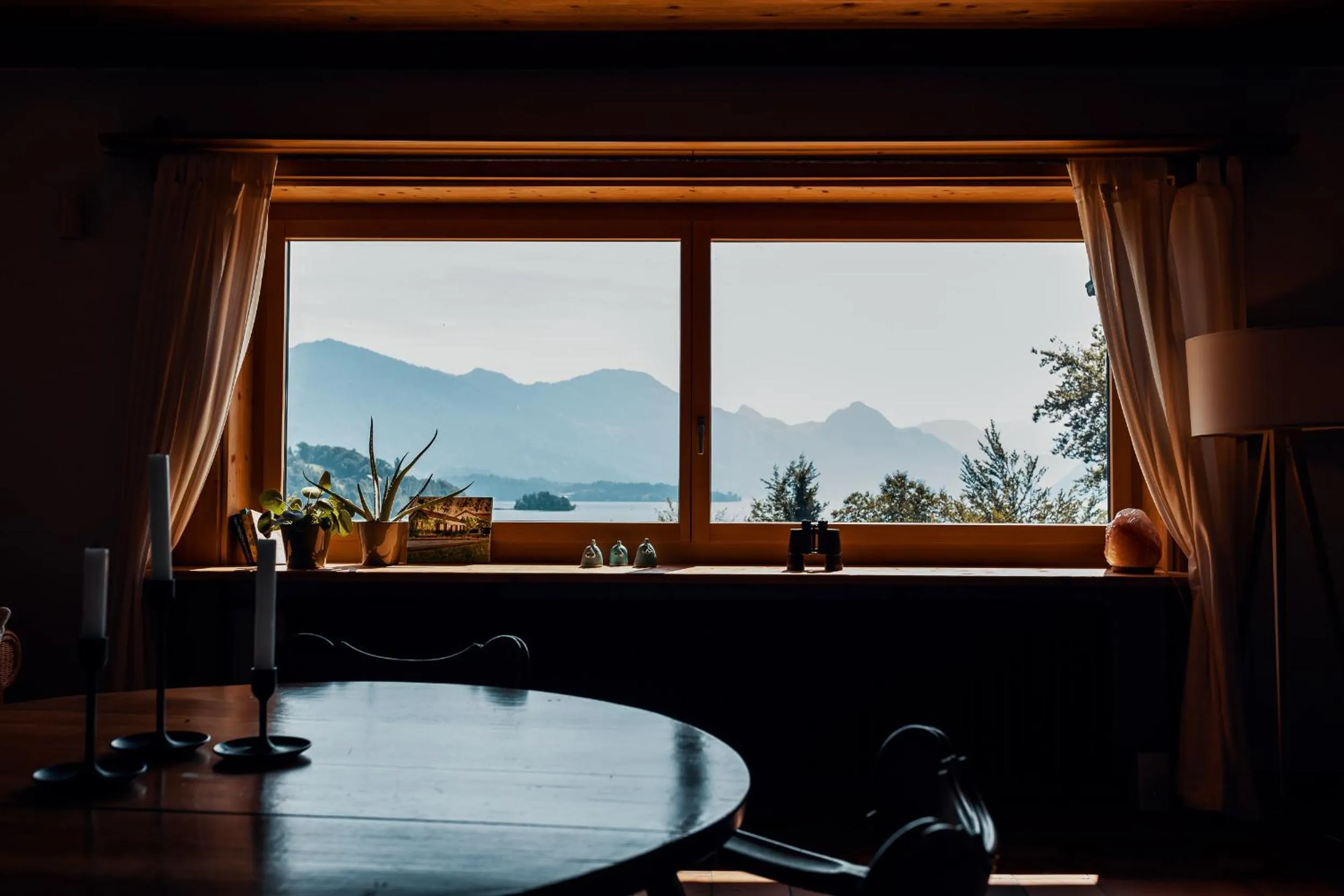 Mountain view in Lake Villa Lotus