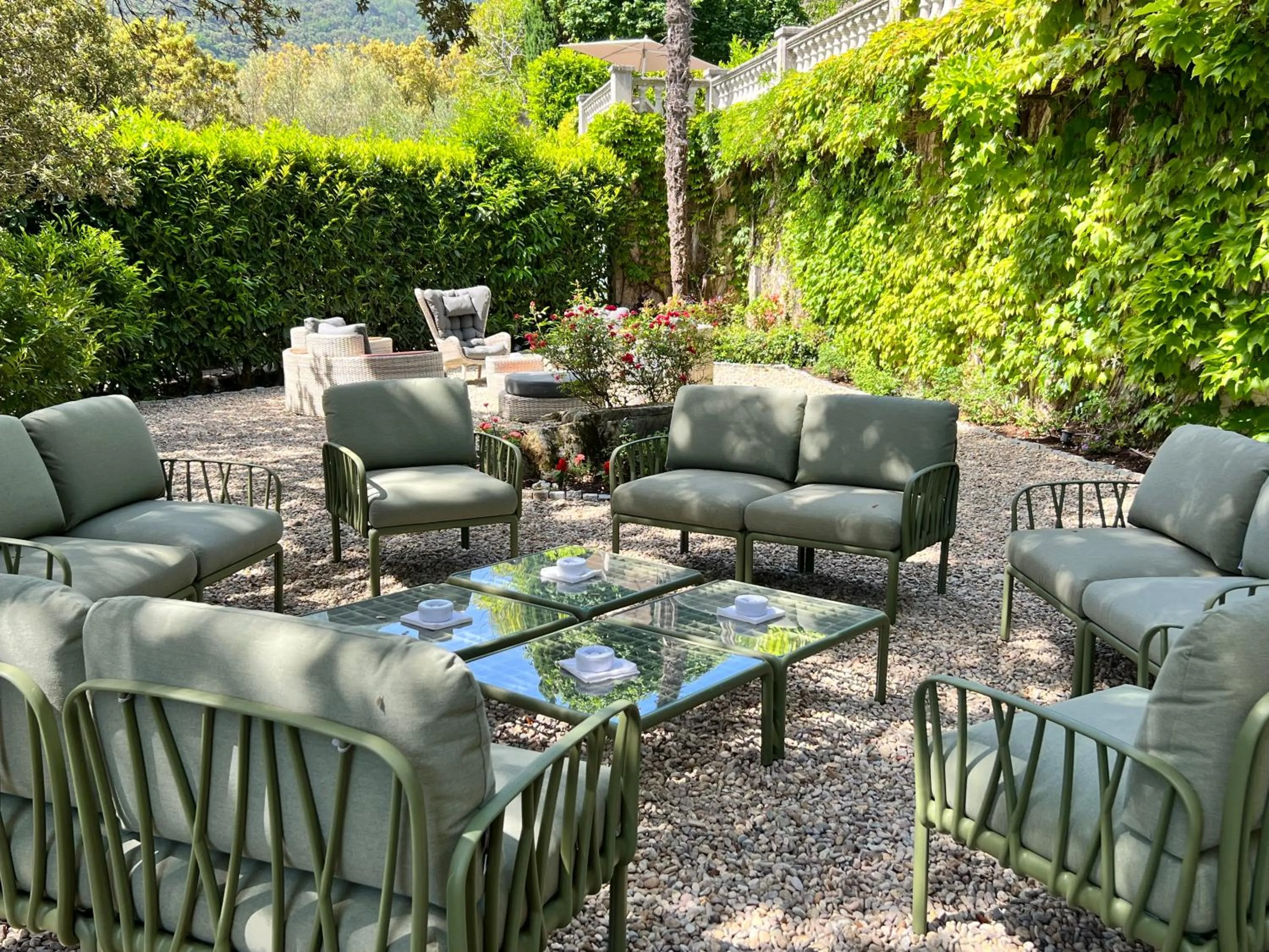 Garden in Hôtel Restaurant la Corniche