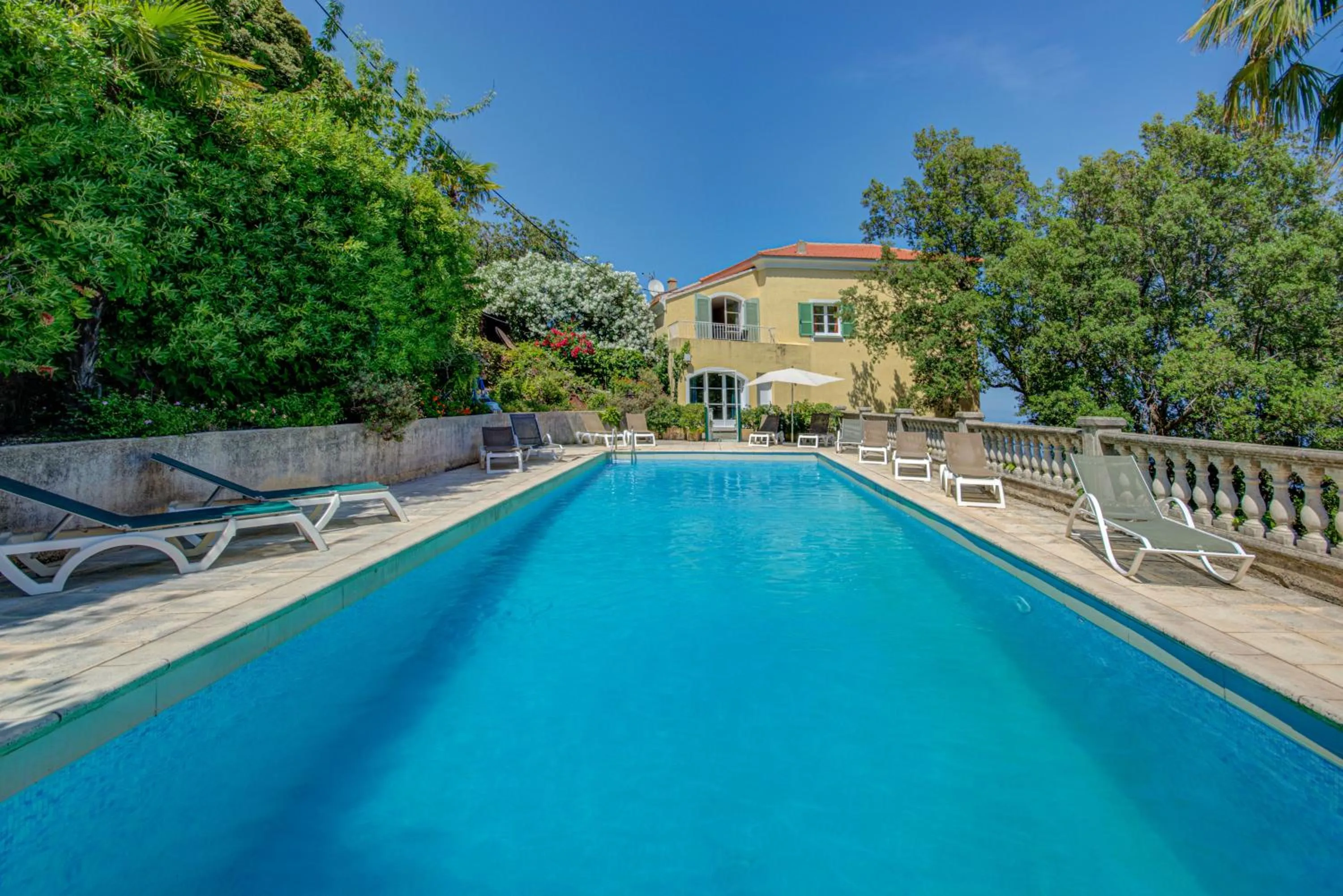 Swimming pool in Hôtel Restaurant la Corniche
