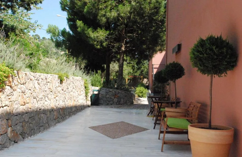 Garden in Astrolabe Hotel