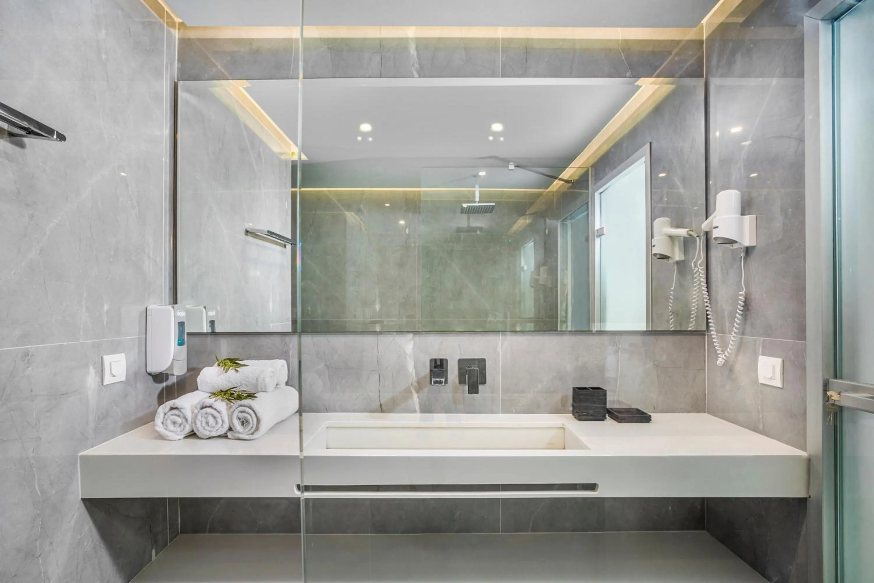 Bathroom in Anna Hotel