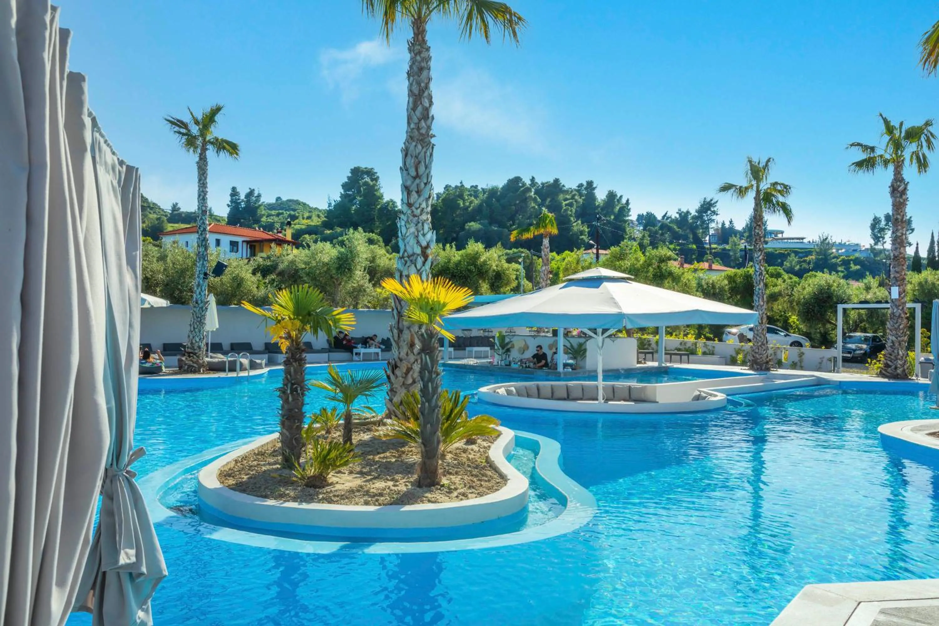 Swimming pool in Anna Hotel