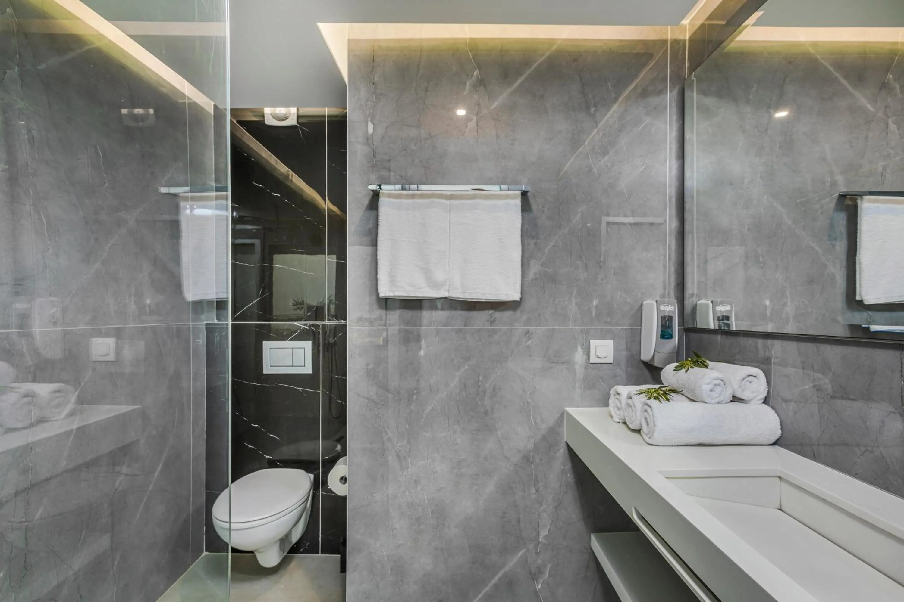 Bathroom in Anna Hotel