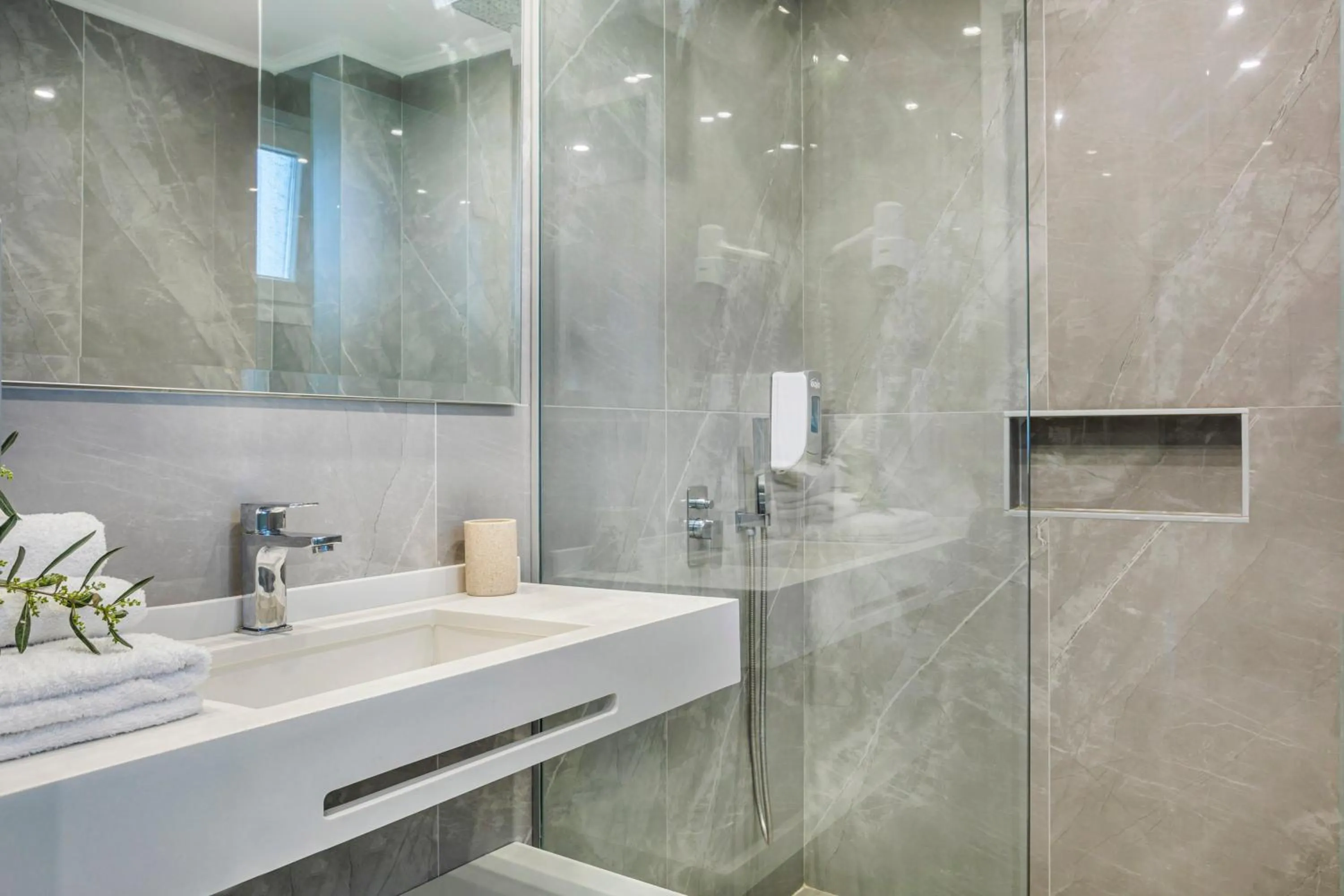 Shower in Anna Hotel