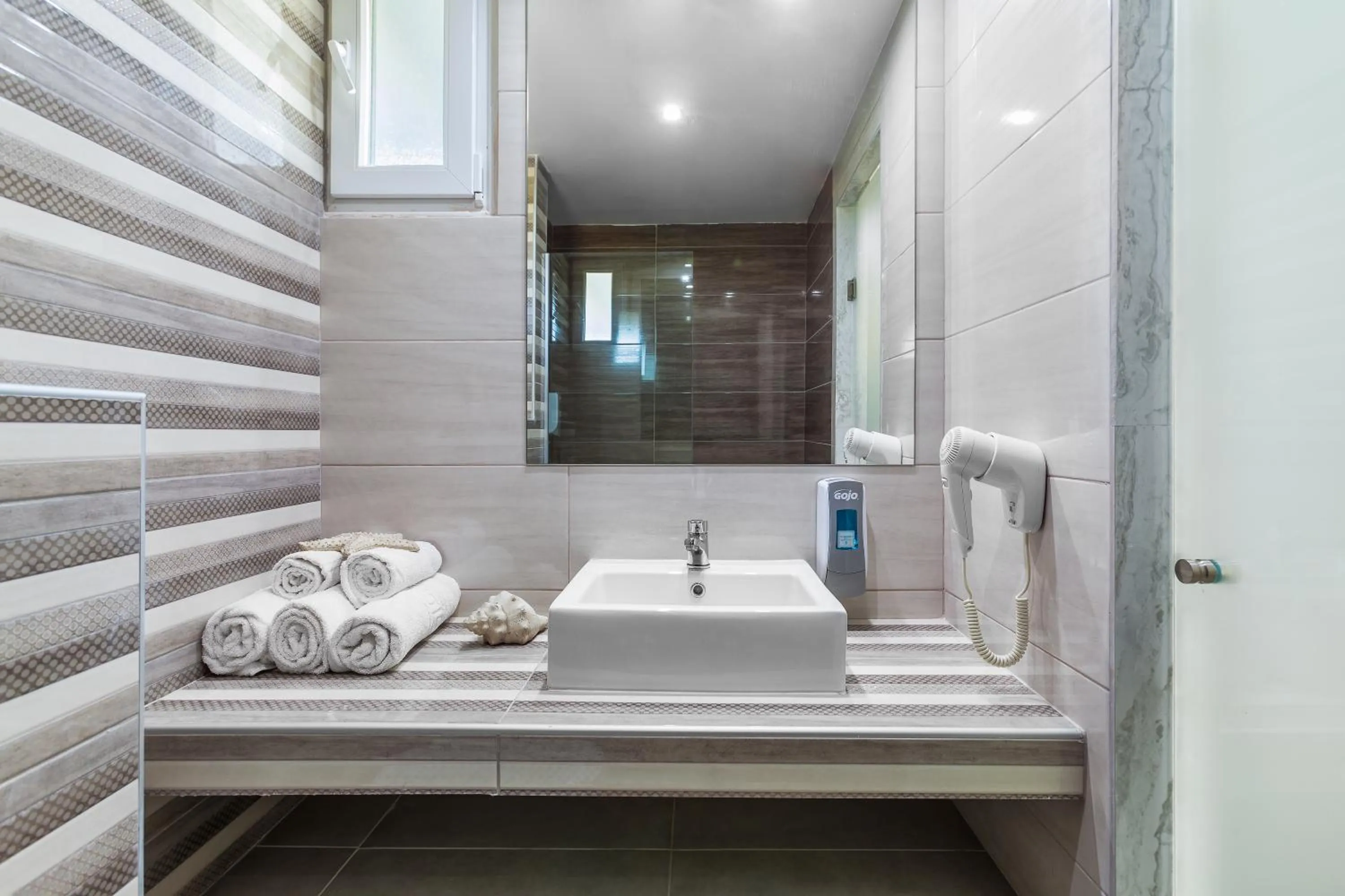 Bathroom in Anna Hotel