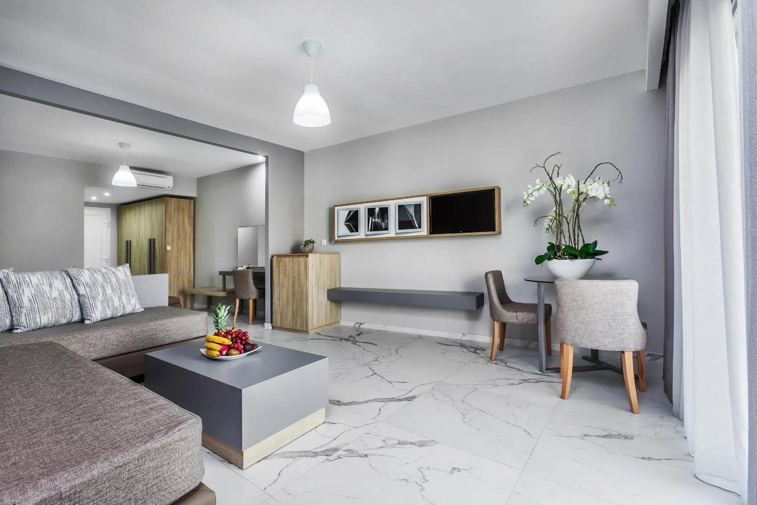 Living room, Bed in Anna Hotel