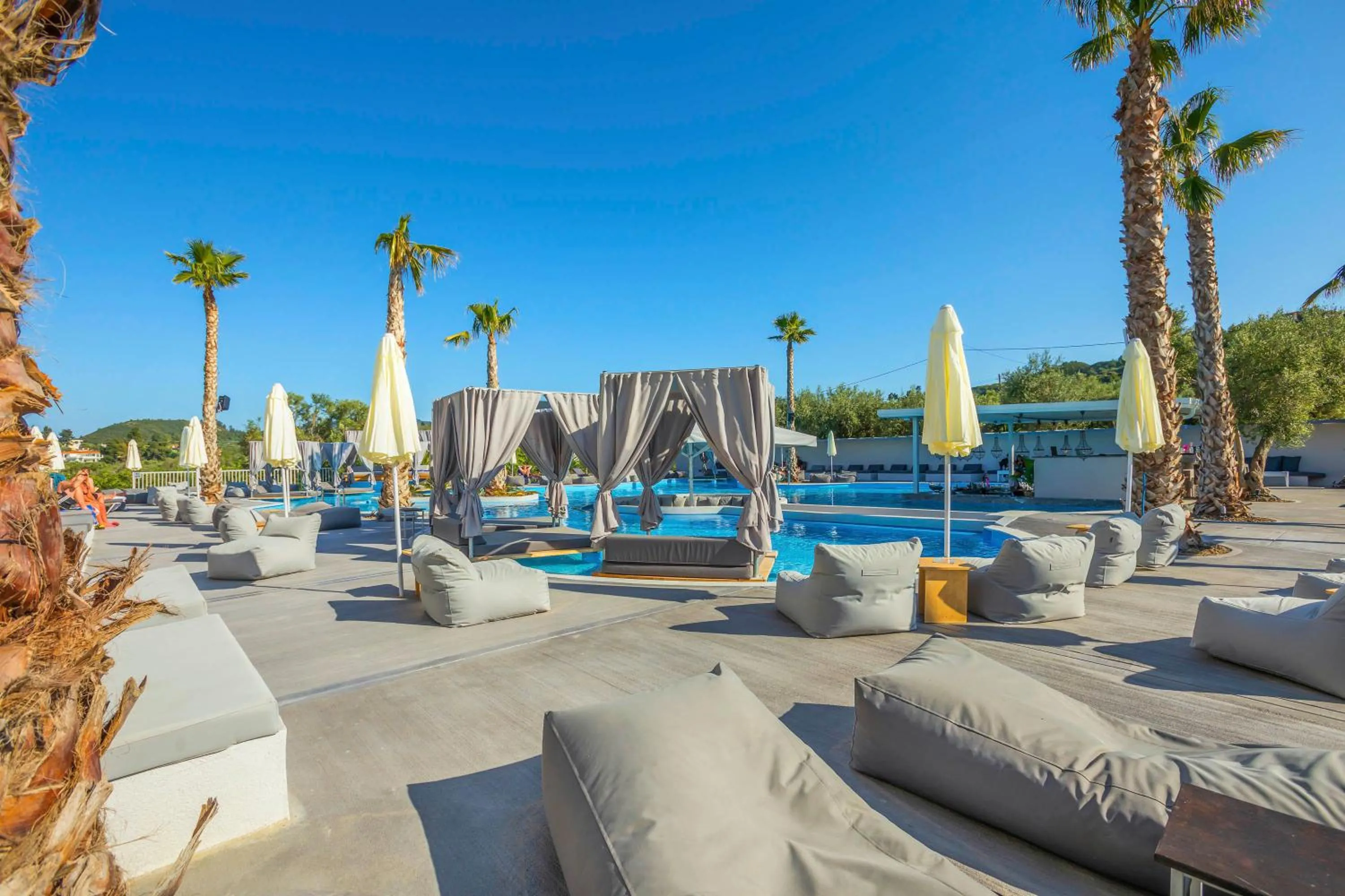 Swimming pool in Anna Hotel