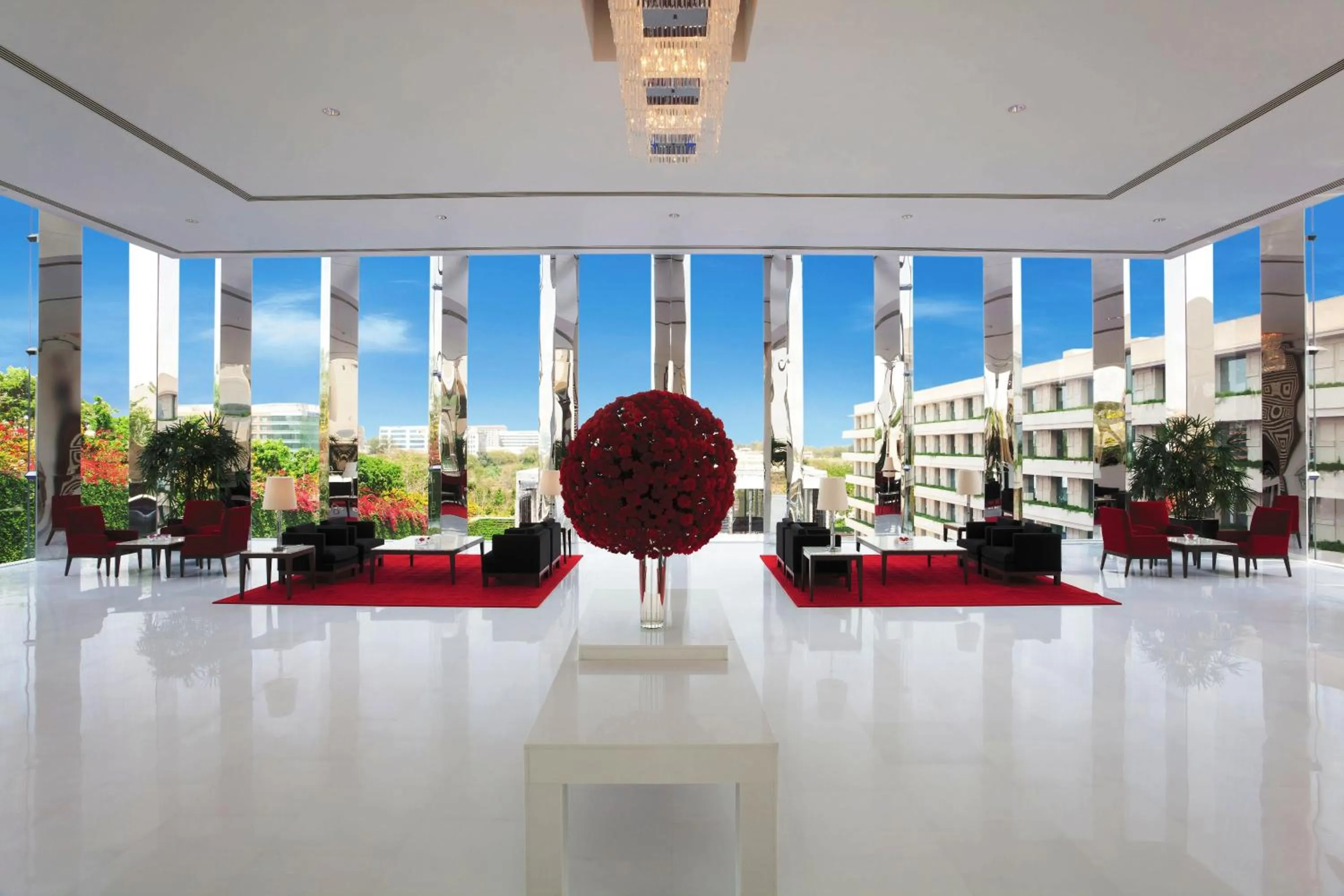 Lobby or reception in The Oberoi Gurgaon