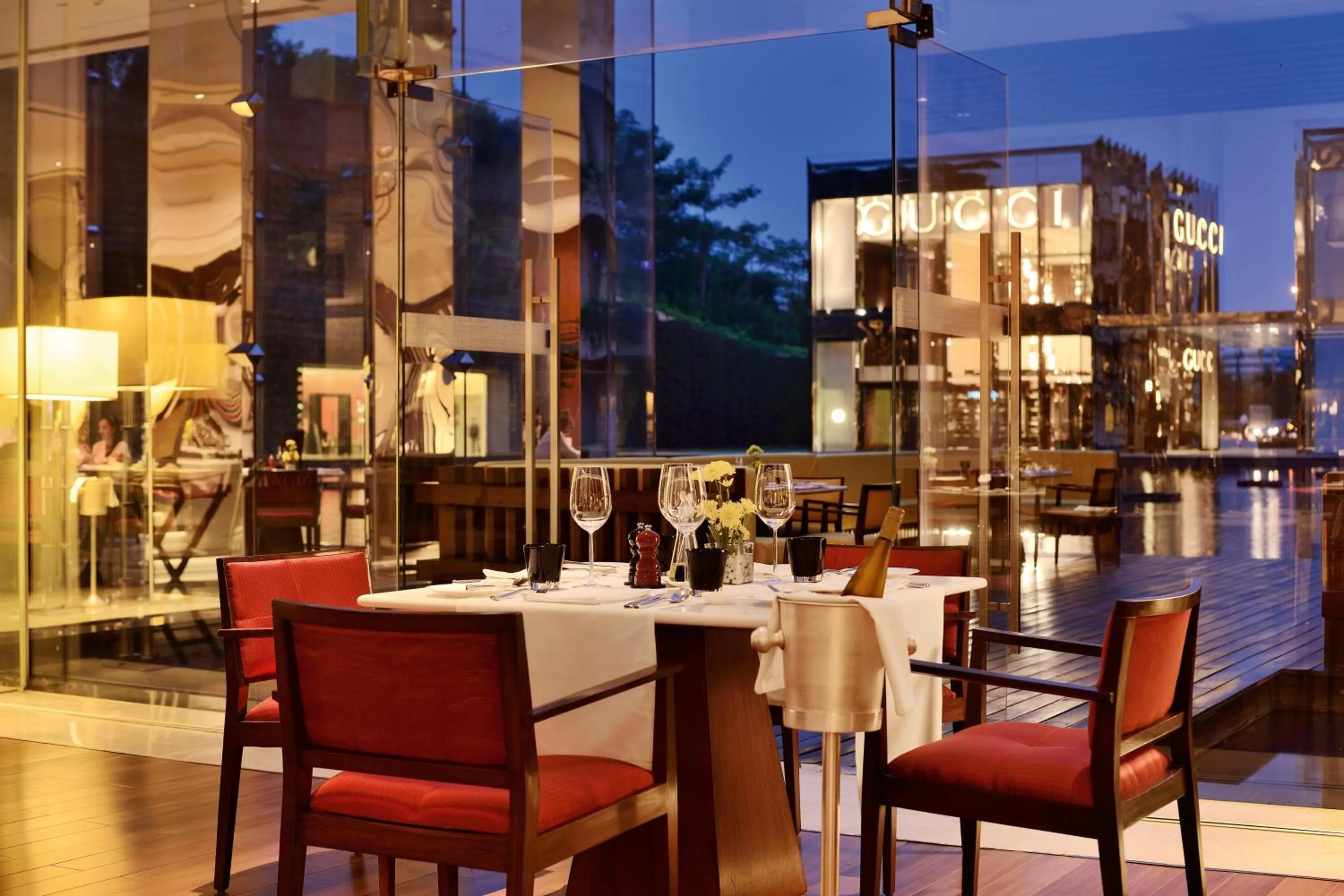Restaurant/places to eat in The Oberoi Gurgaon