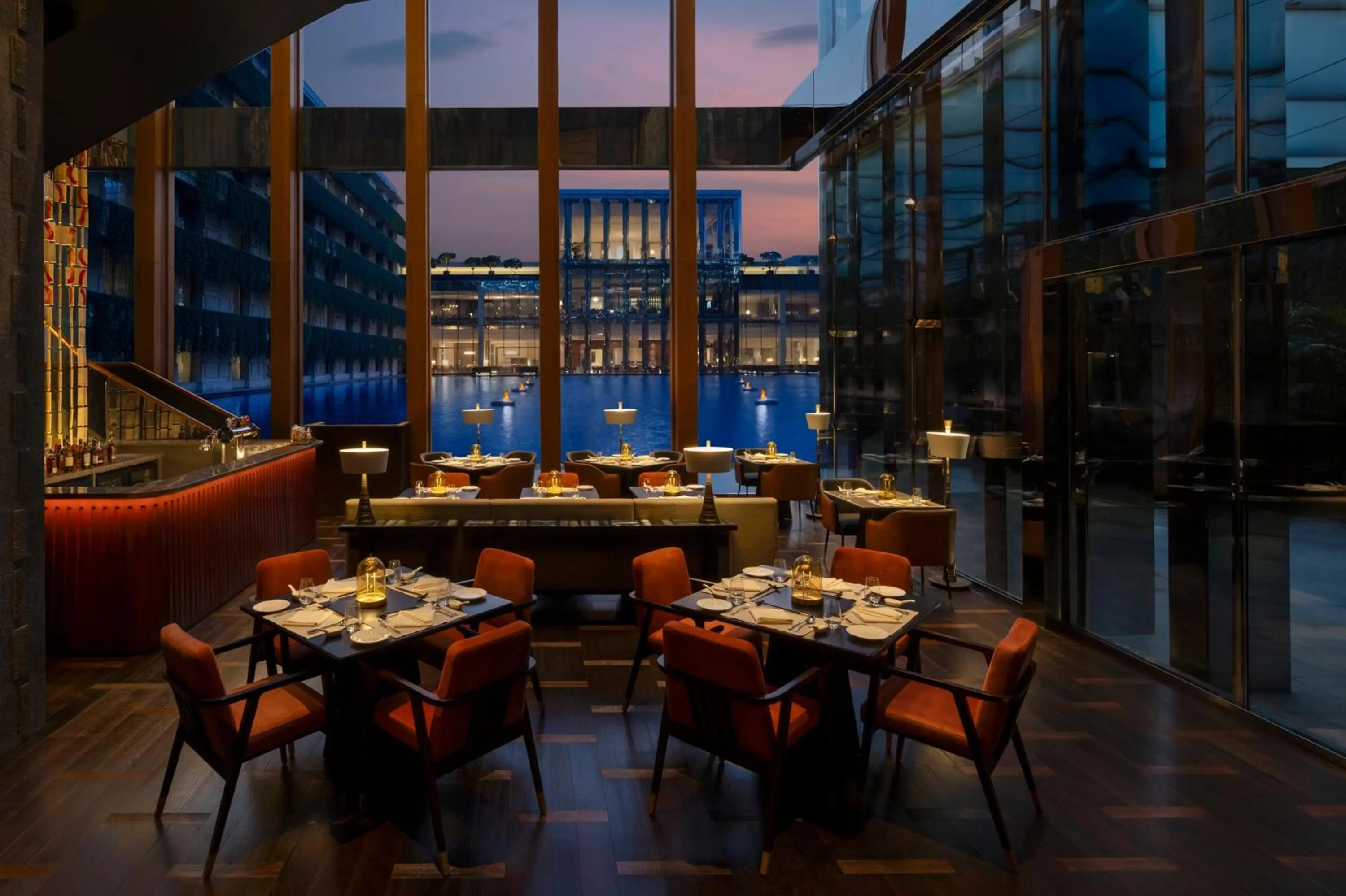 Restaurant/places to eat in The Oberoi Gurgaon
