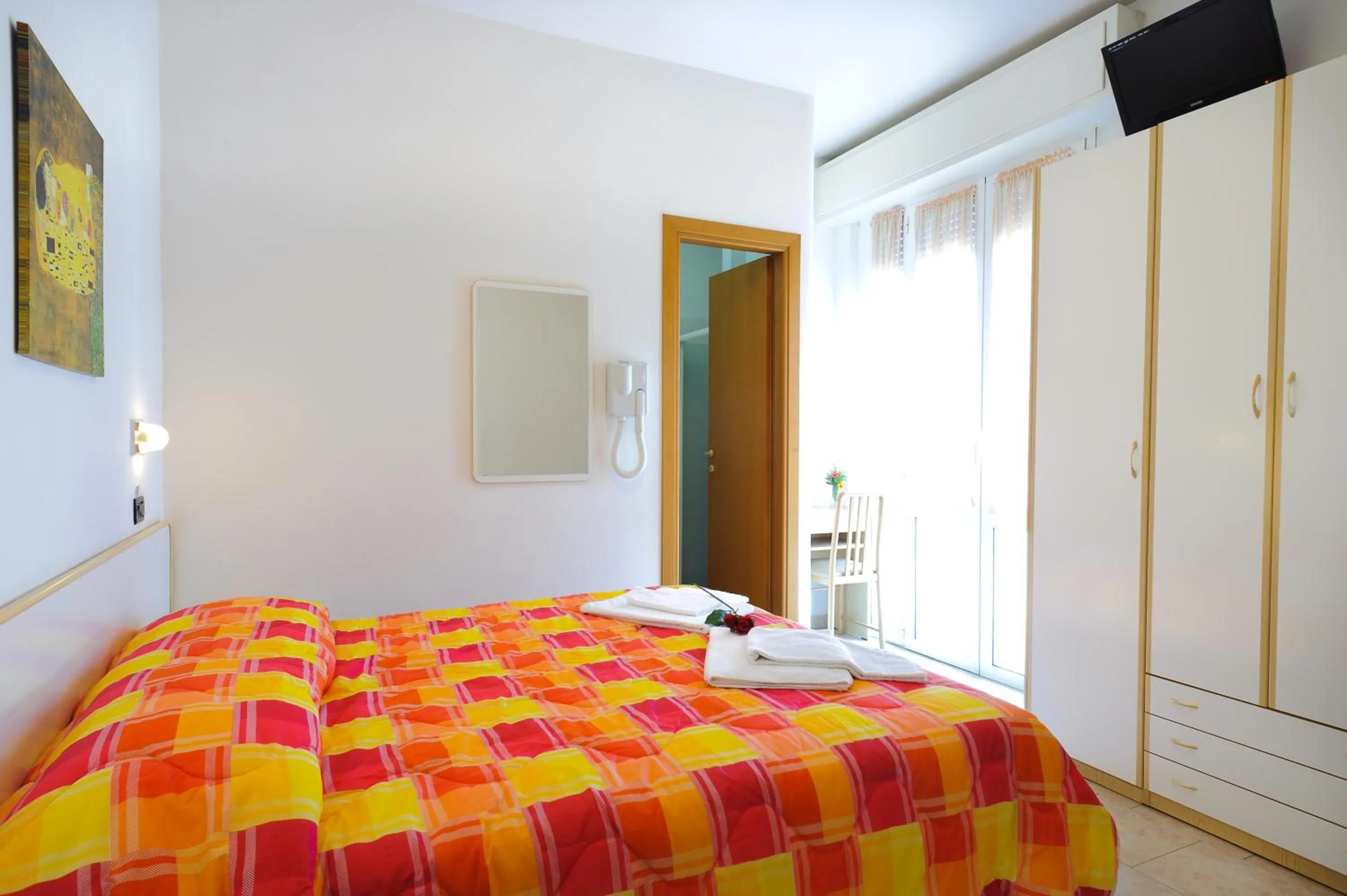 Day, Bed in Hotel Petrarca