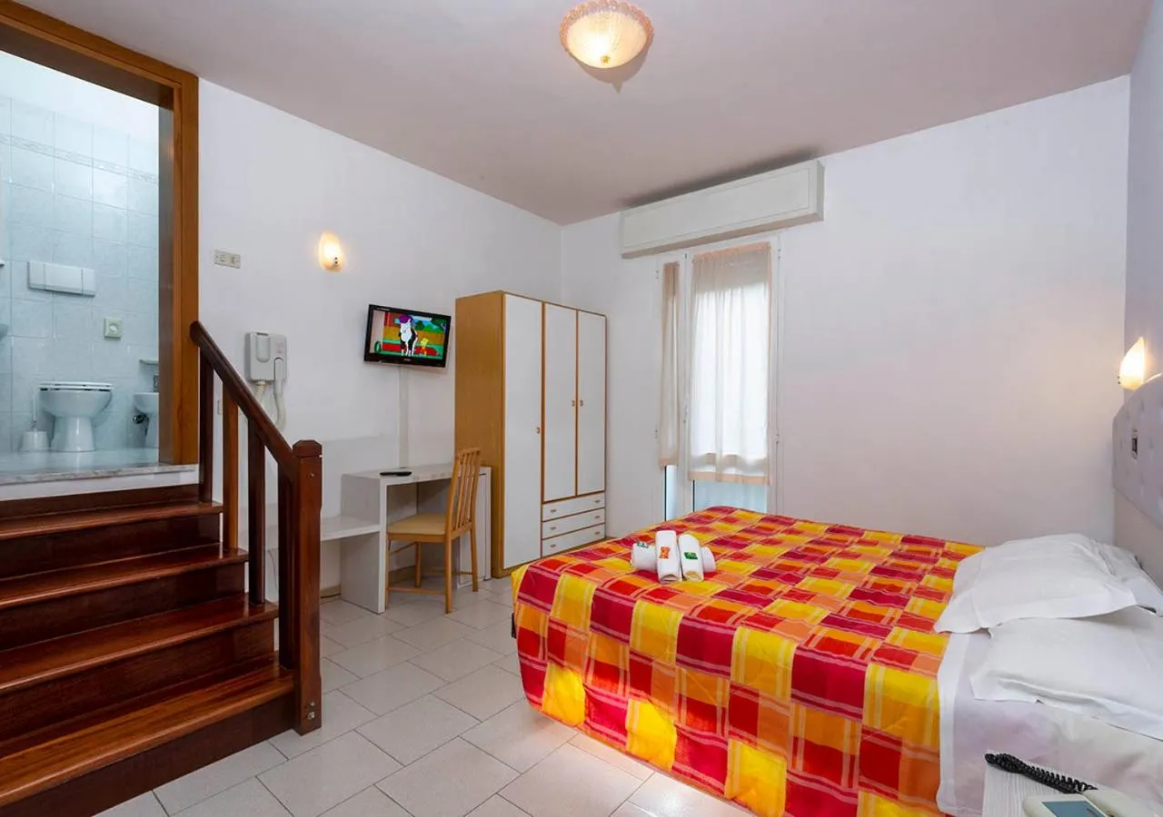 Bedroom, Bed in Hotel Petrarca